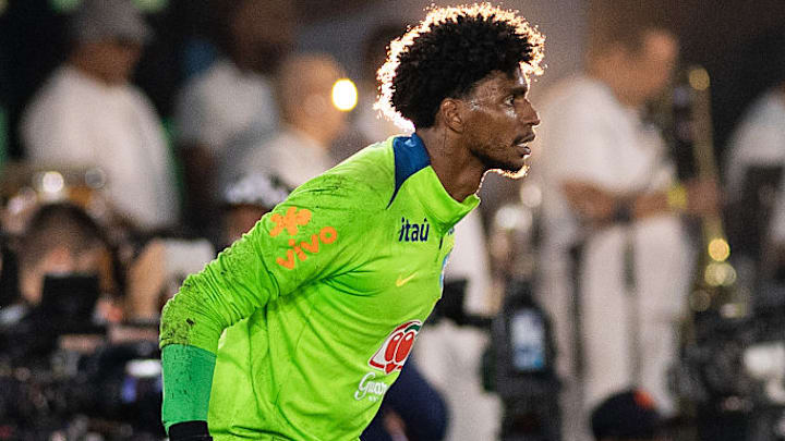 Hugo Souza Hugo Souza