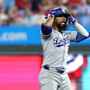 Teoscar Hernández takes Dodgers fans on rollercoaster with game-saving hustle play