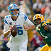 Just 1 stat perfectly encapsulates horrendous first half from Jared Goff vs. Packers