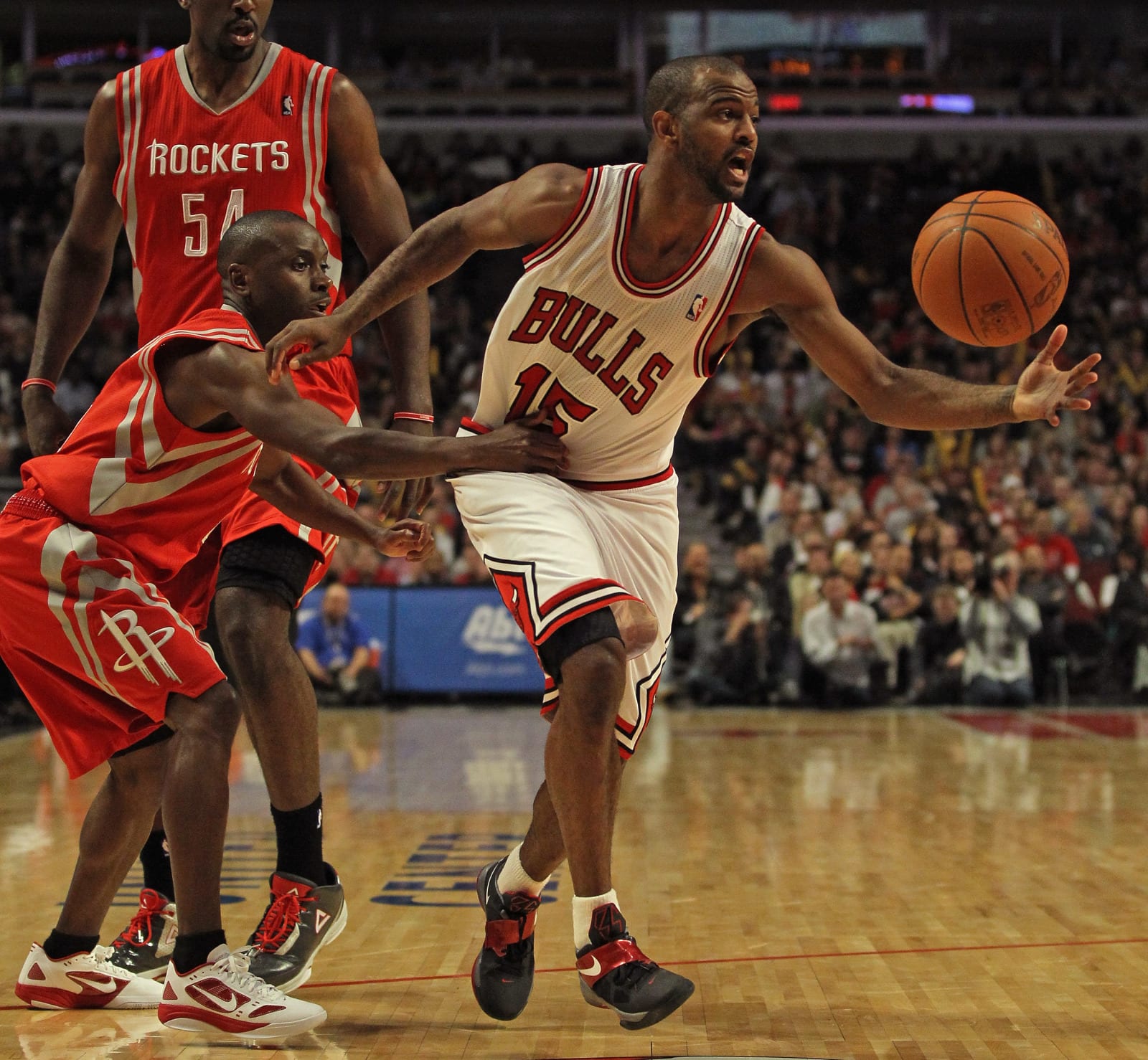 Lot Detail - 2010-11 Derrick Rose Chicago Bulls Signed Adidas Game
