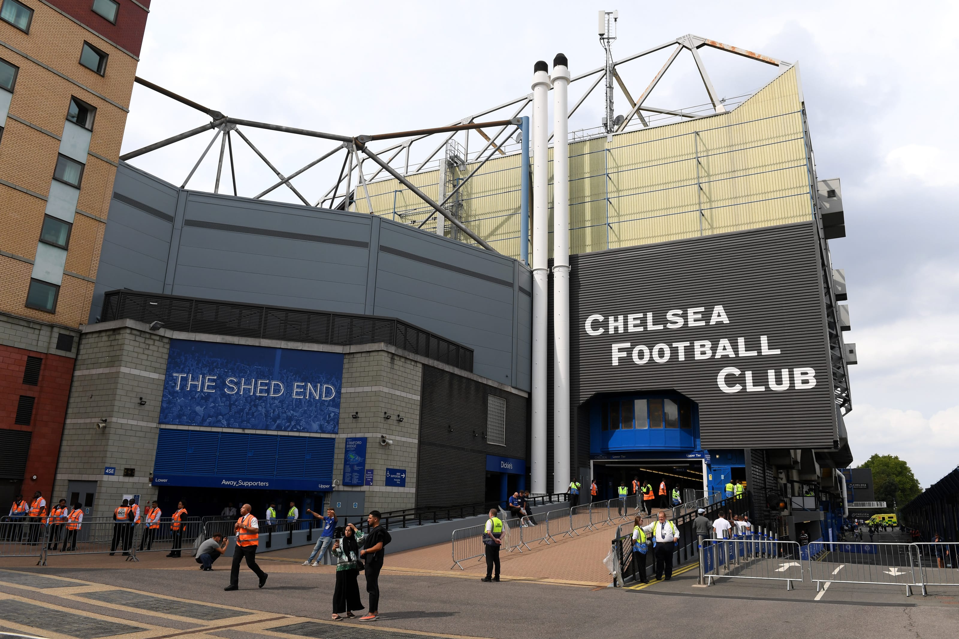 the shed end chelsea sign