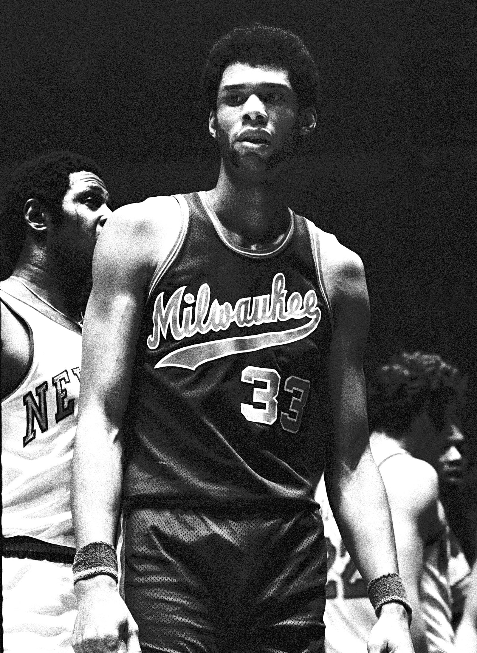 Kareem Abdul-Jabbar of the Milwaukee Bucks has his jersey retired News  Photo - Getty Images