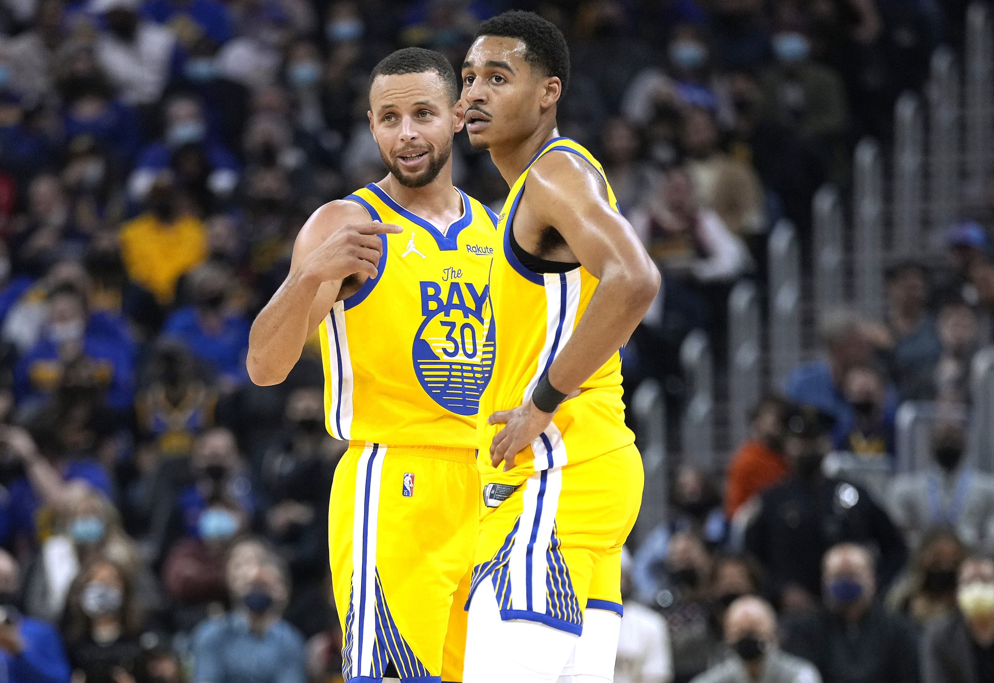 Stephen Curry (29) & Jordan Poole (33) Combine 62 Points In Warriors W!