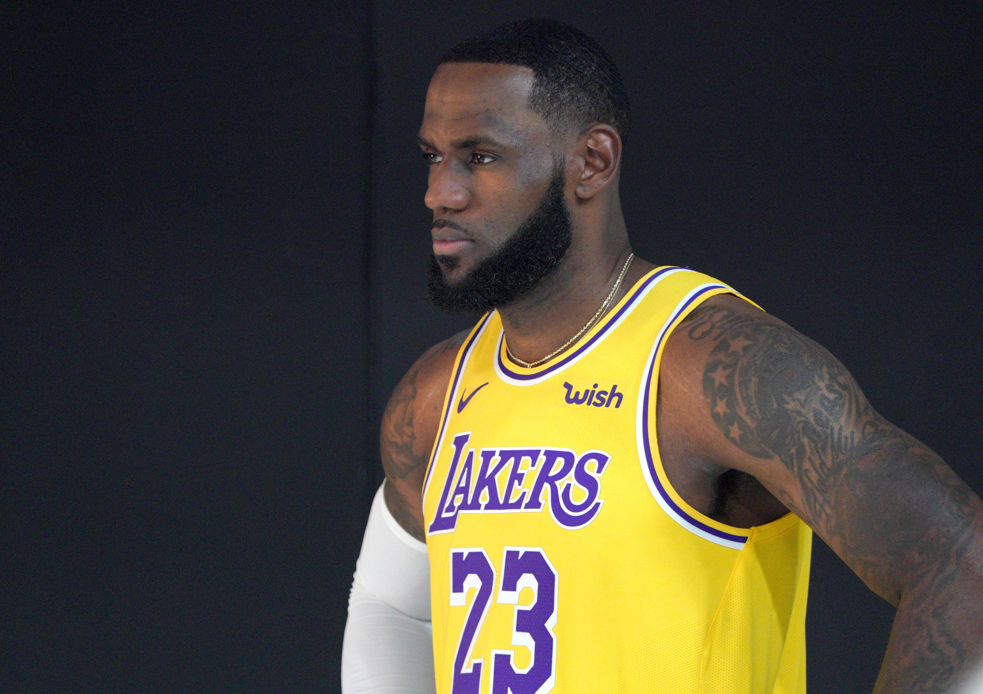 LeBron James will reportedly switch back to No. 6 next season