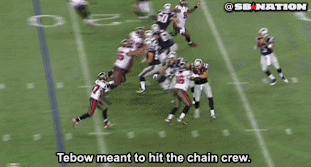 Tim Tebow terrible in second Patriots preseason game (GIF)