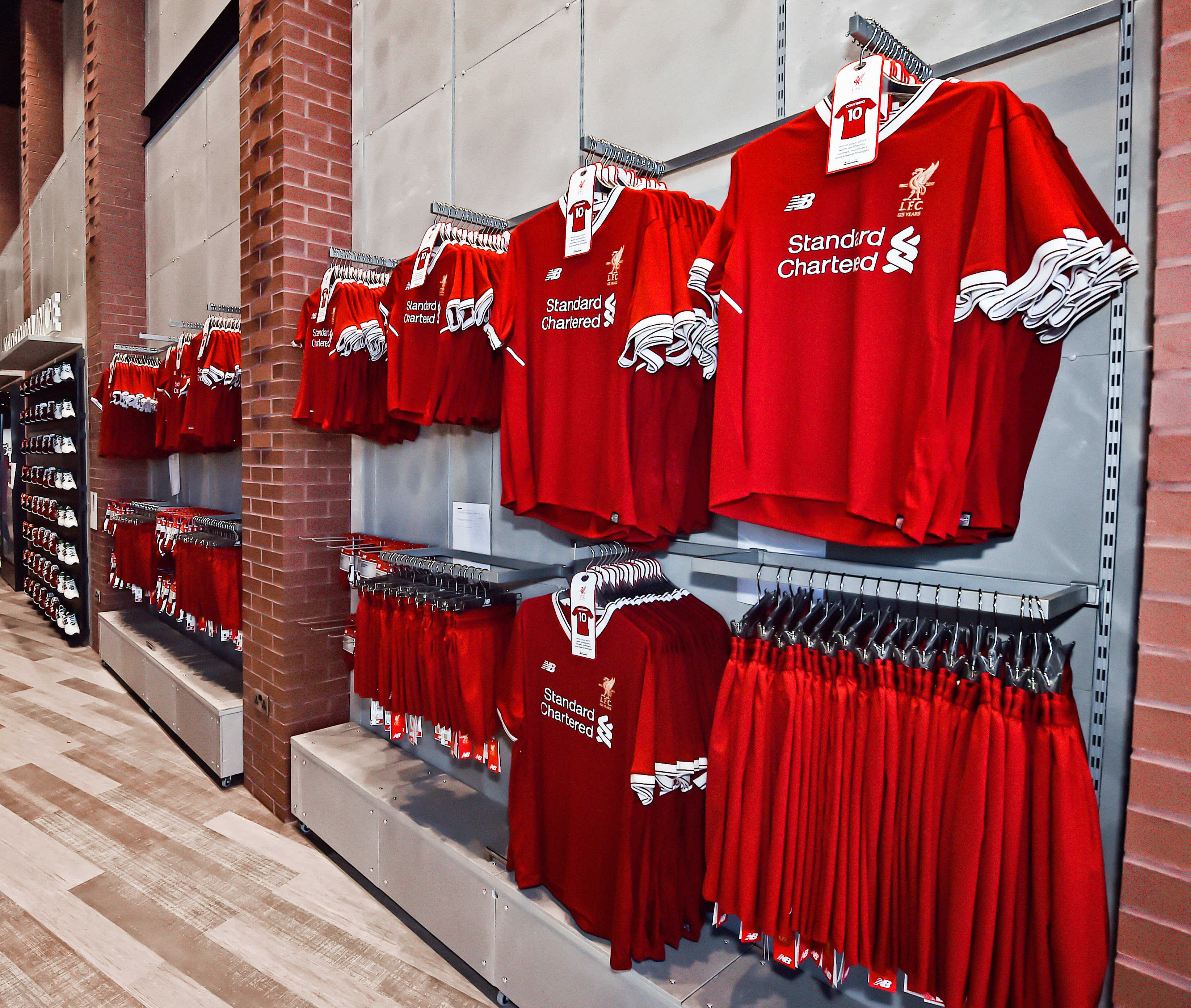 lette hundehvalp Uden Liverpool FC opening new huge superstore at Anfield