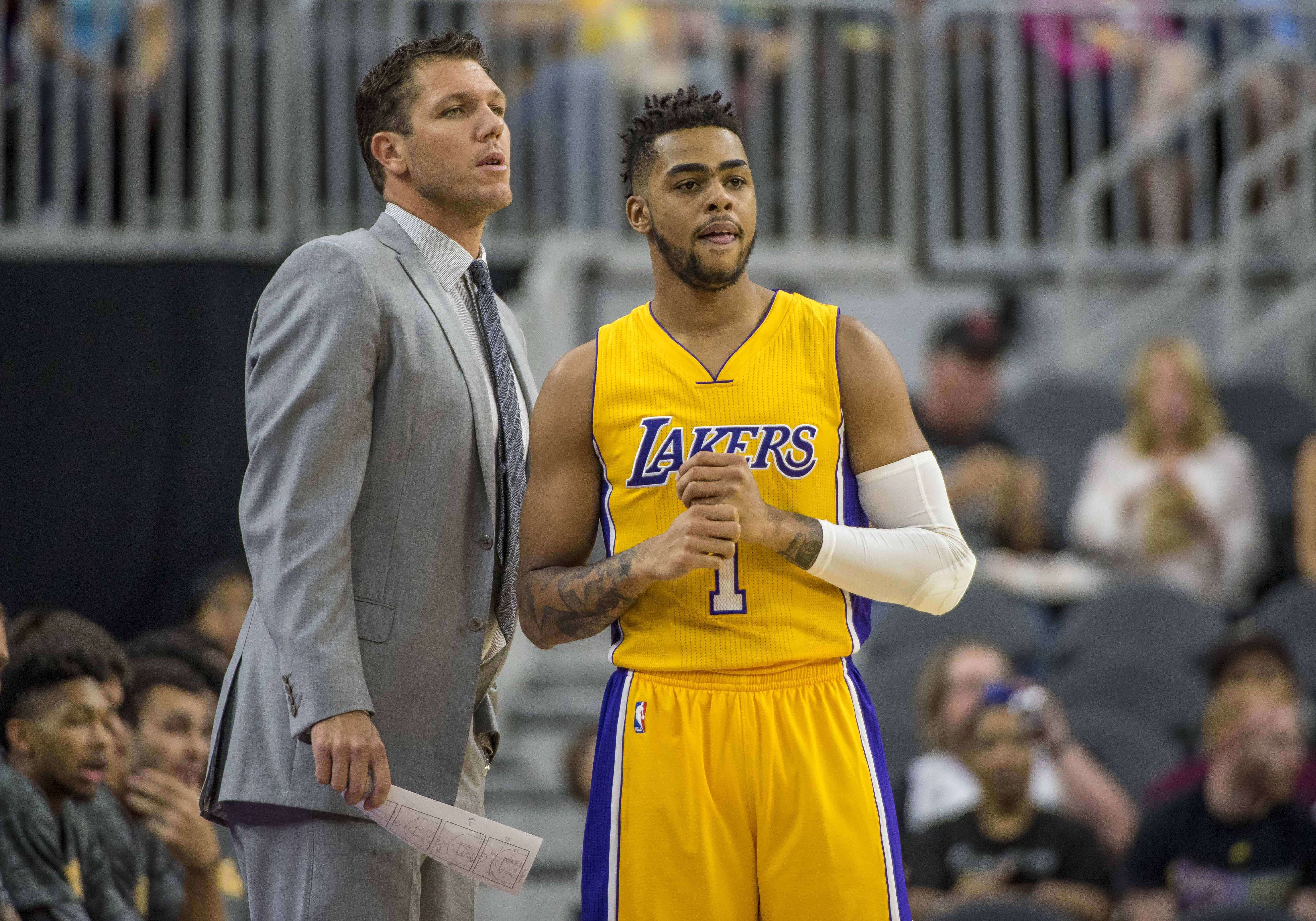 Los Angeles Lakers: D'Angelo Russell's dramatic rookie season - Sports  Illustrated