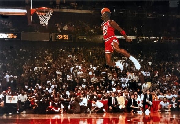 Top 10 Iconic Dunks of Michael Jordan 