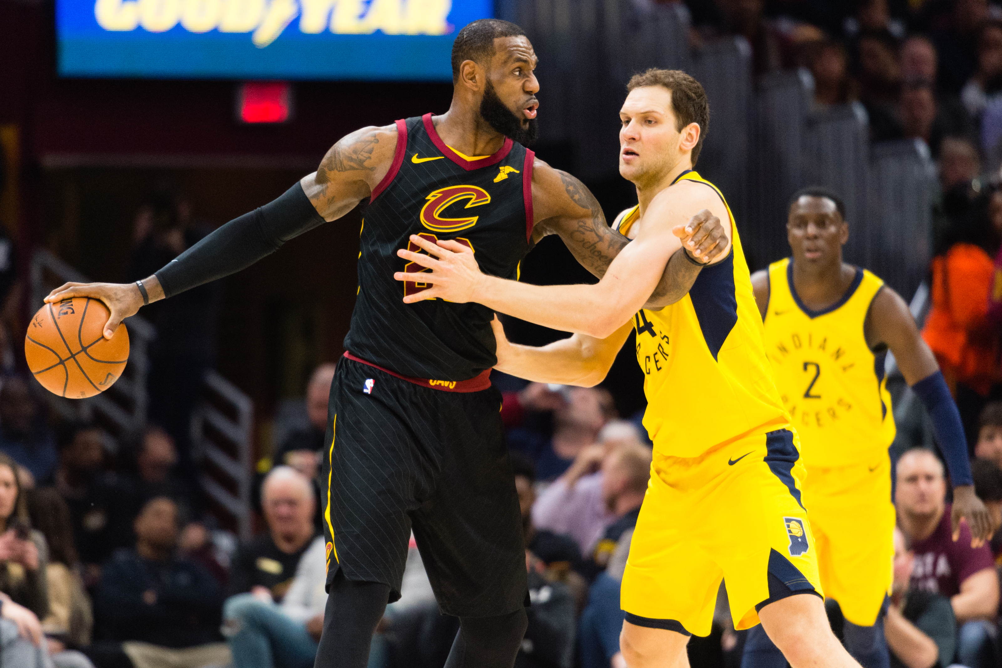 Cavaliers use fourth-quarter run to overtake Pacers