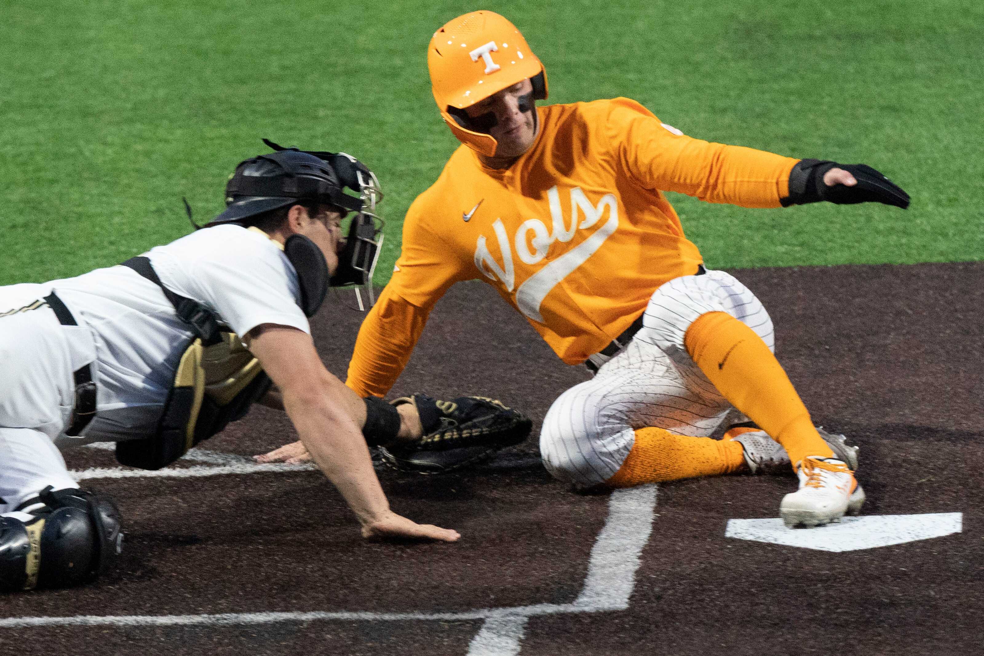 Tennessee baseball drops in latest poll