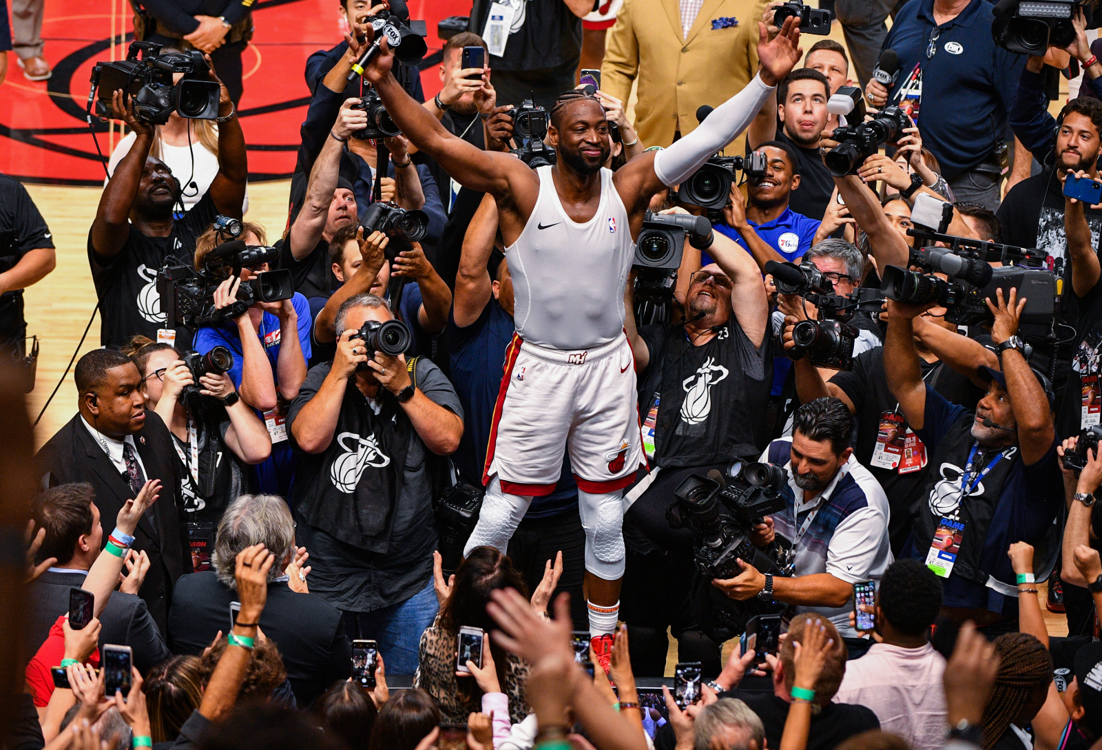 Miami Heat to retire Dwyane Wade's No. 3 jersey during three-day  celebration