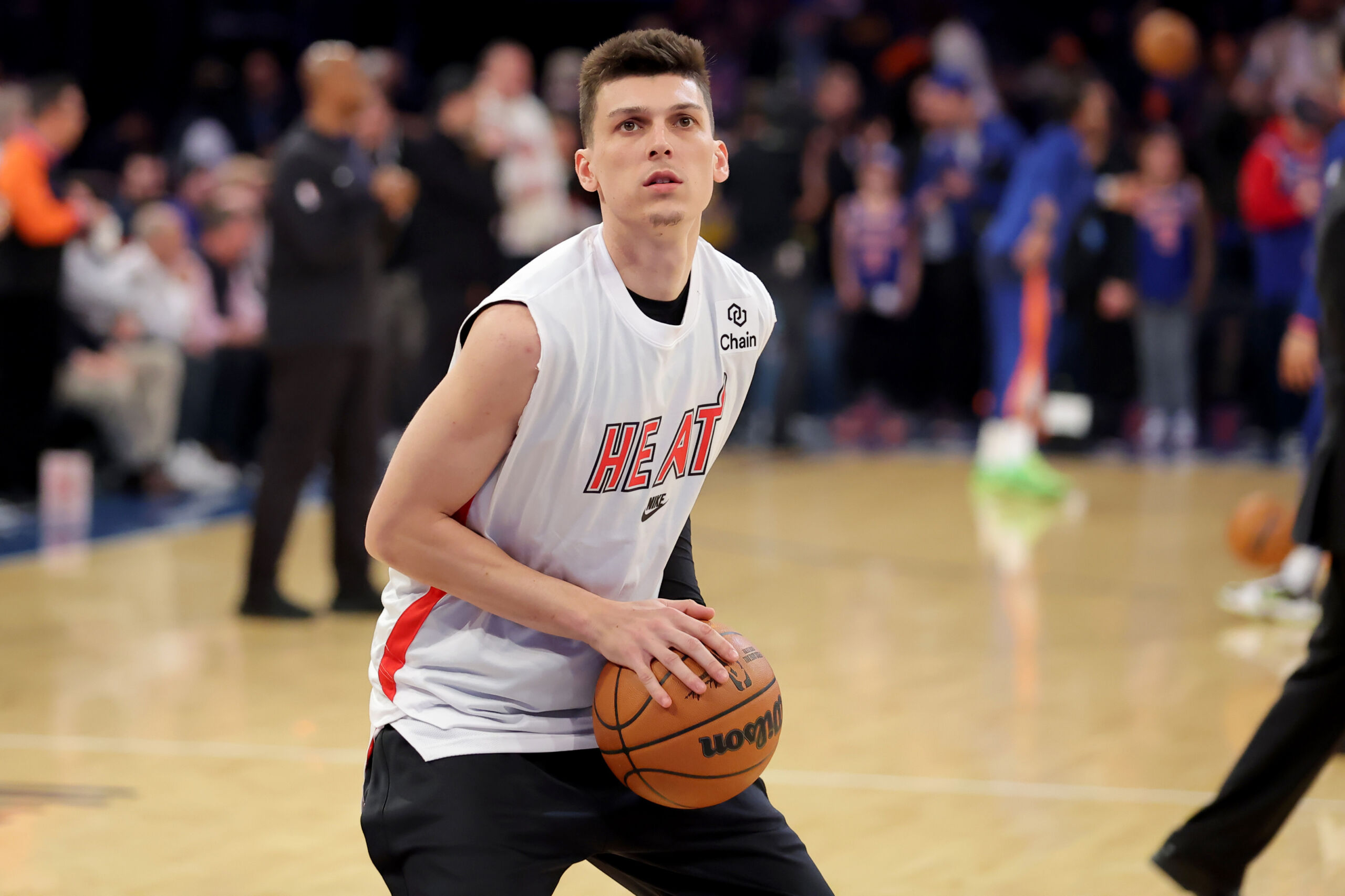 Tyler Herro (hand) available to play in Game 5