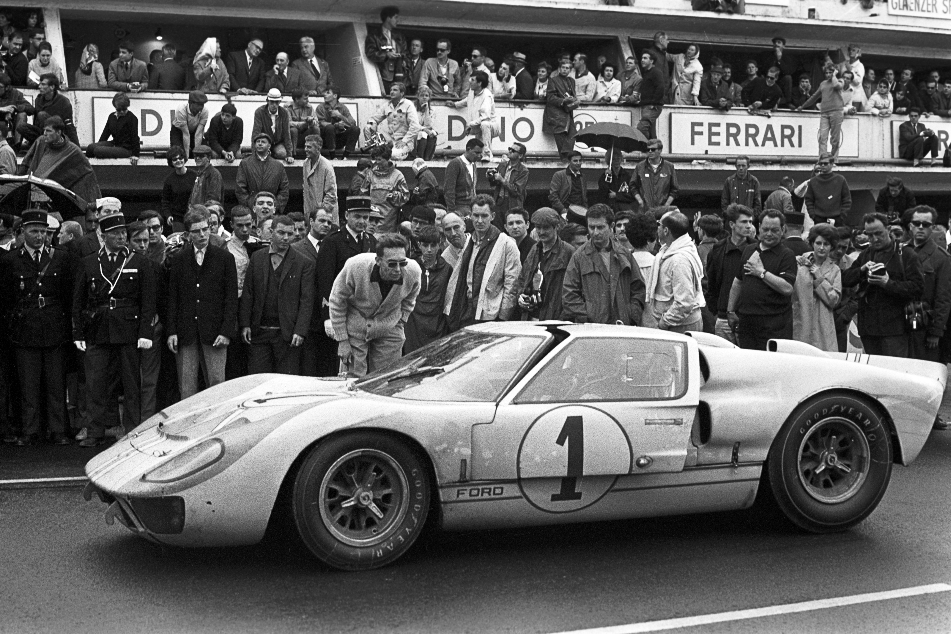 2021 Ford GT Heritage Edition digs into GT40's first Daytona victory - CNET