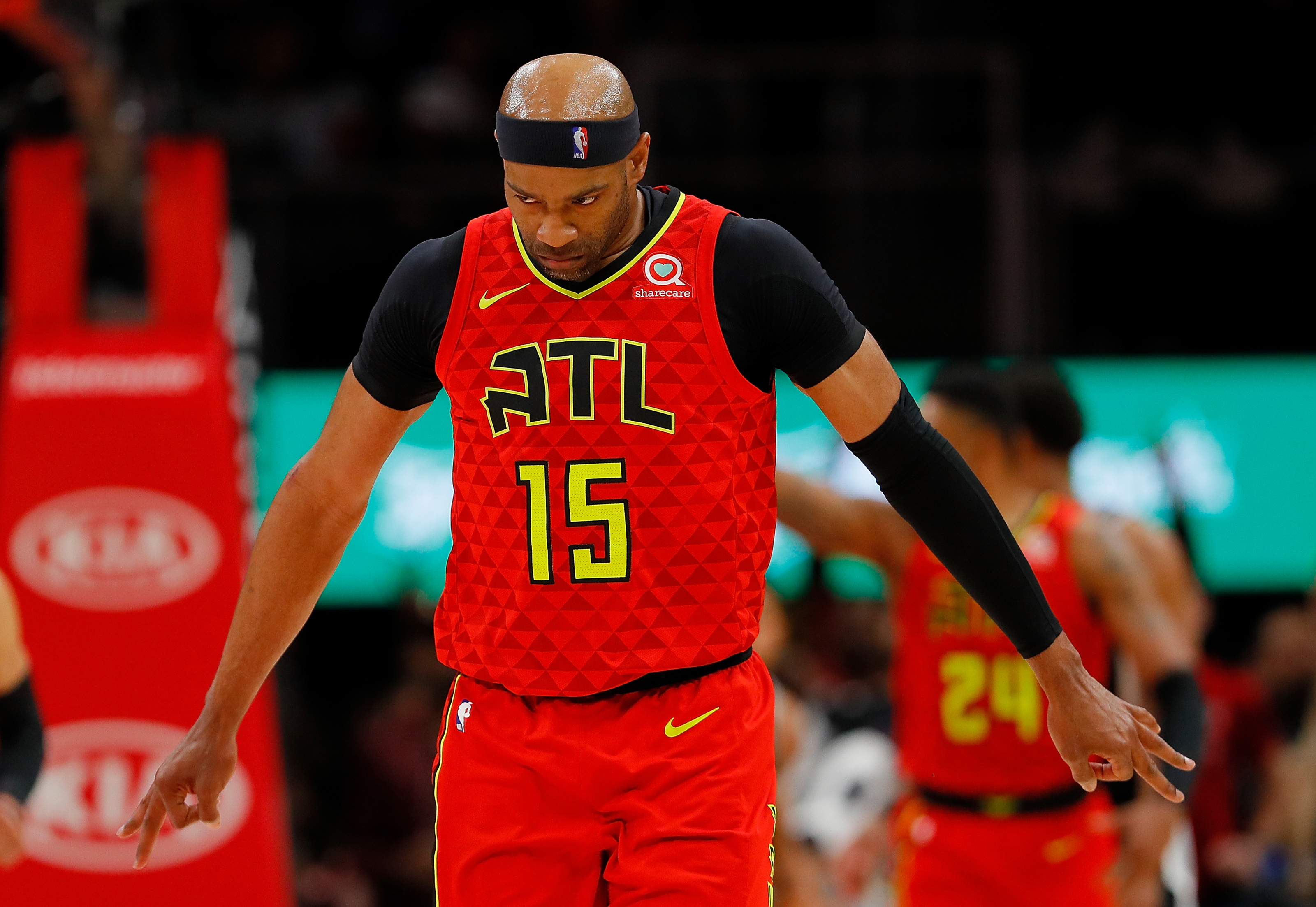 Twitter reacts to news 41-year-old Vince Carter will join Hawks