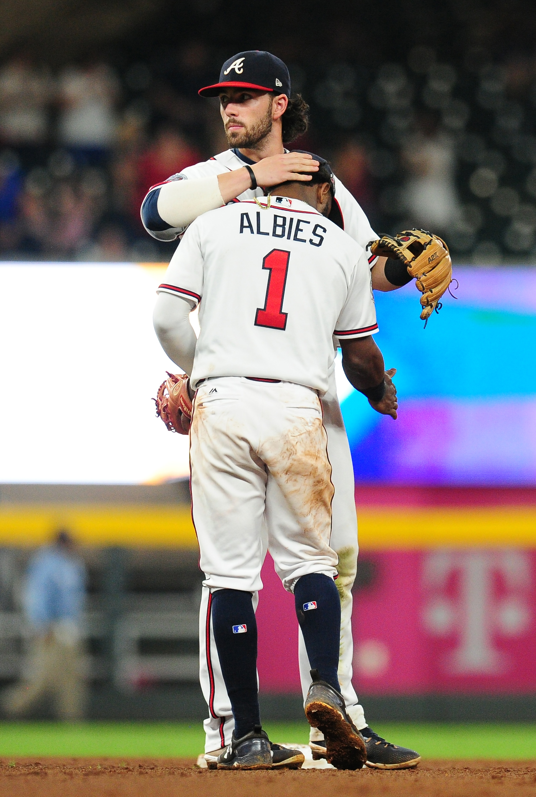 Ozzie Albies iPhone Background  Atlanta braves, Atlanta braves baseball,  Braves