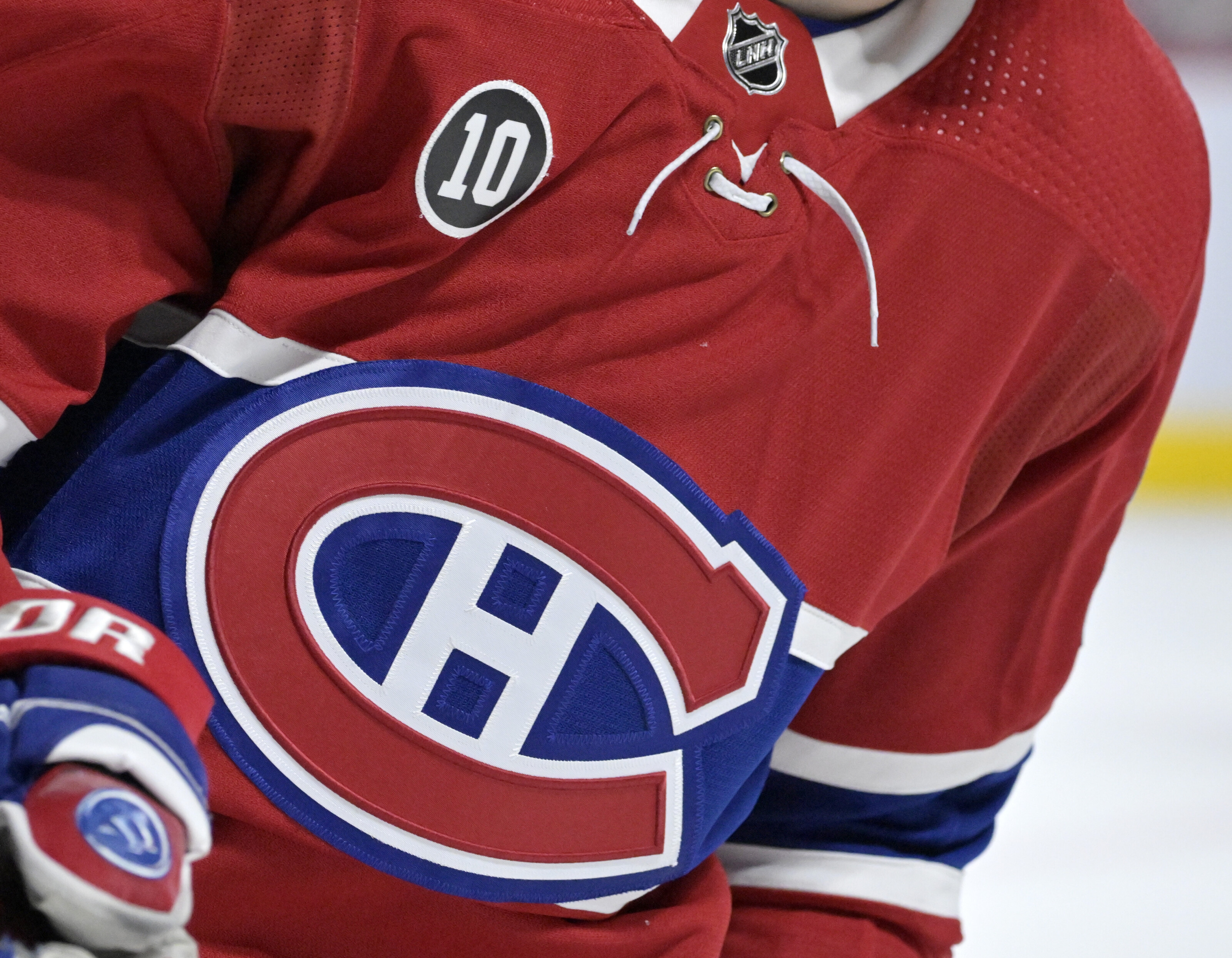 Me Seeing Everyone Complain About the RBC logo on the Jersey : r/Habs