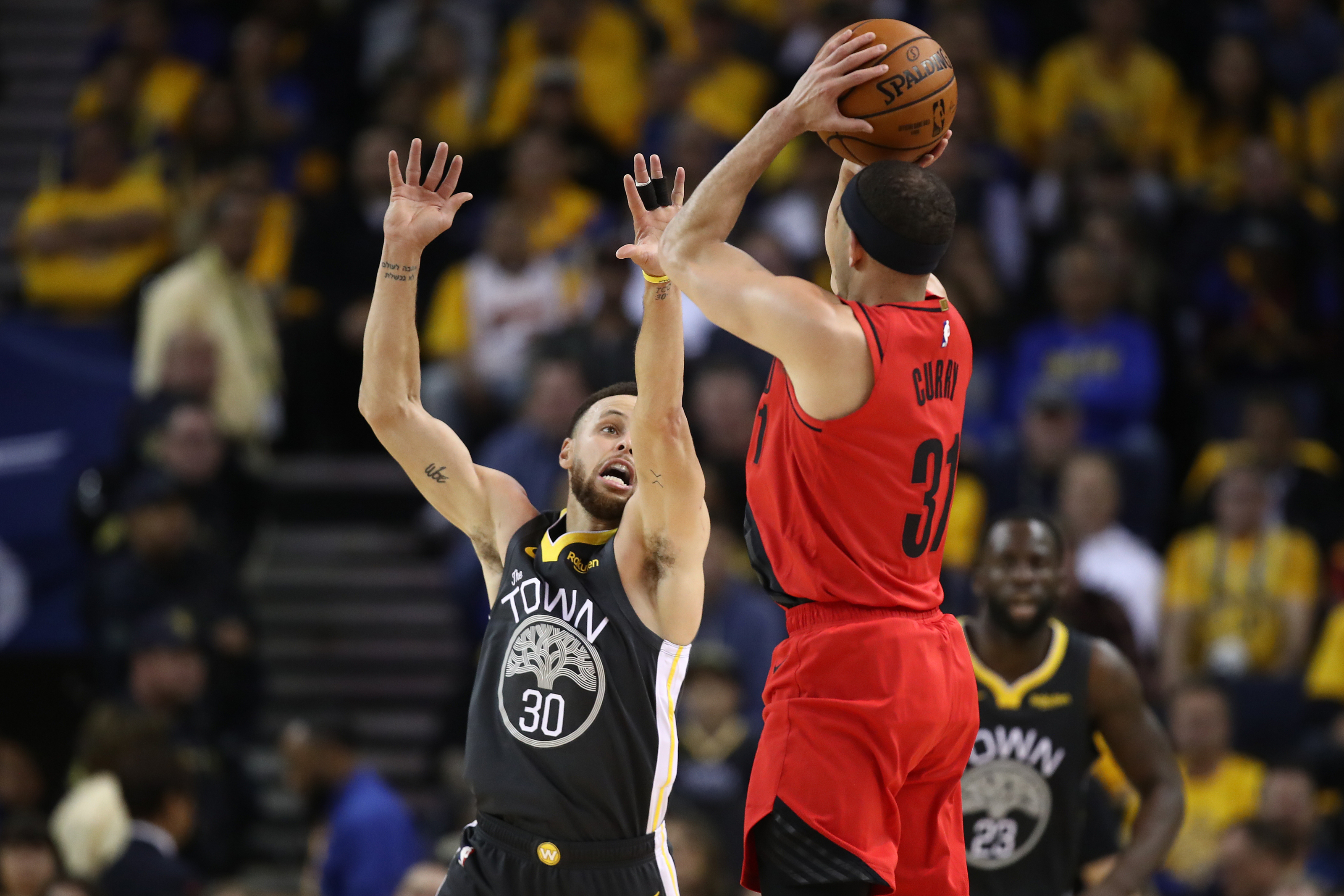 Blazers' Seth Curry vs. Warriors' Steph Curry: Brothers make NBA