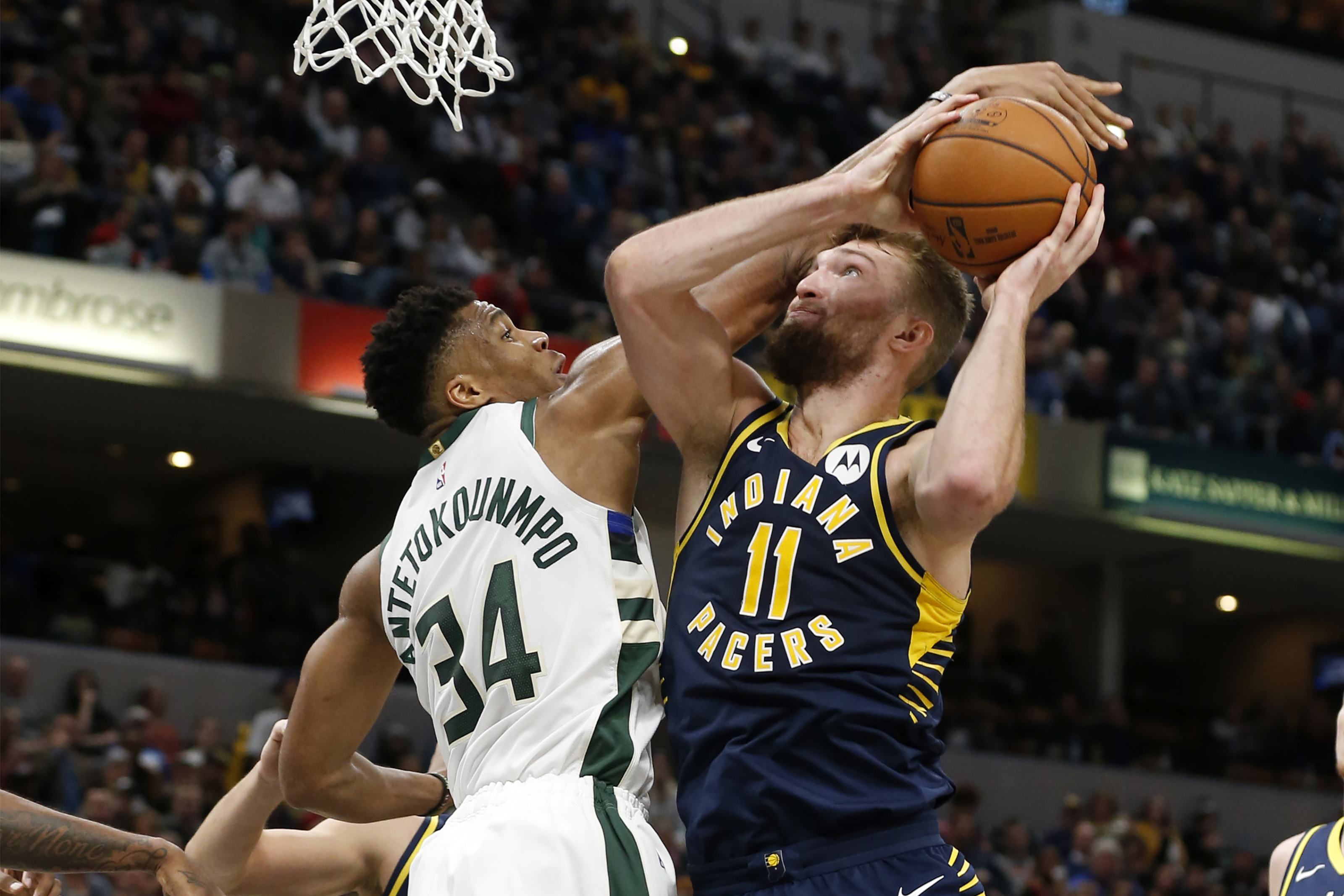 Bucks using 'tall ball' to counter league-wide trend of going small