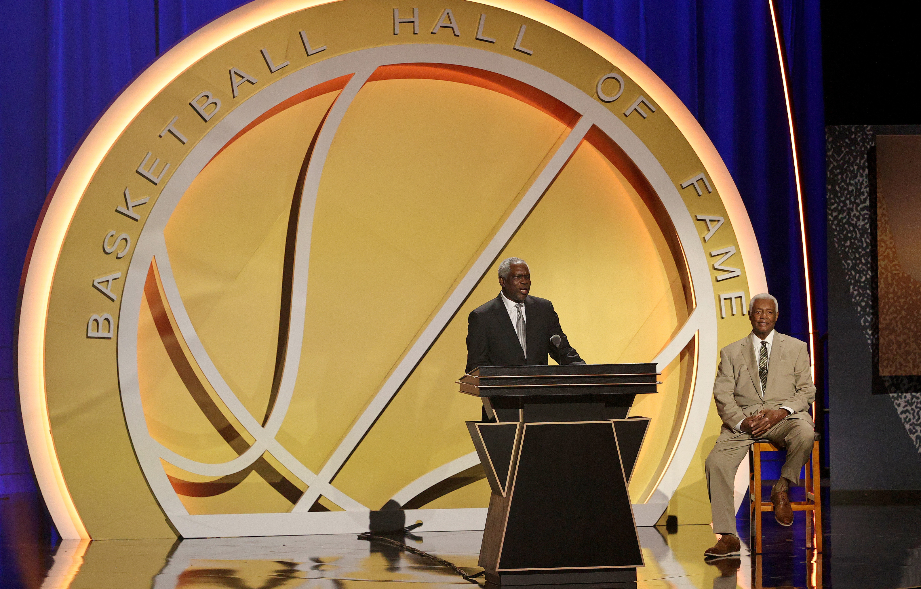 The Naismith Memorial Basketball Hall of Fame :: Oscar Robertson