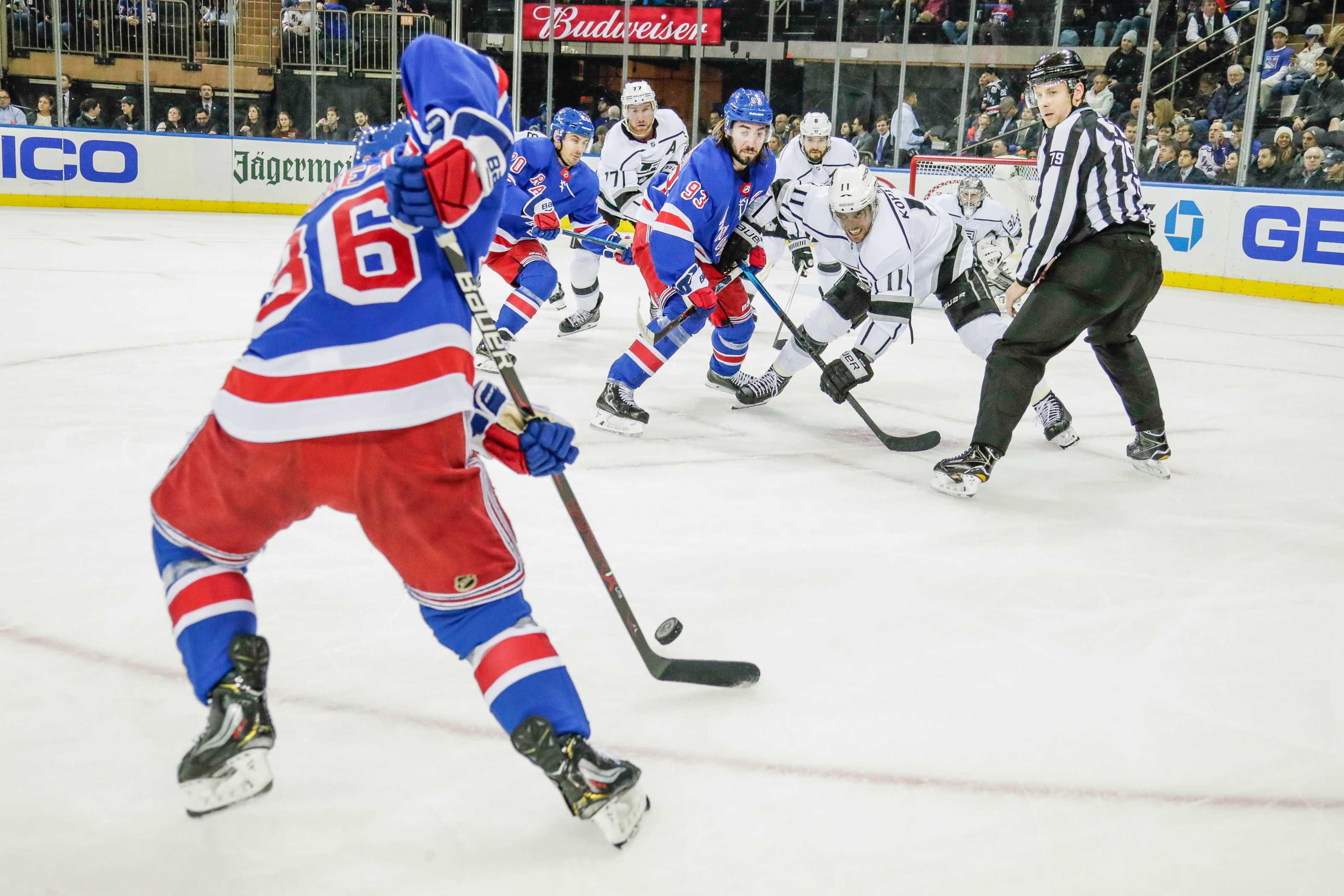 Mats Zuccarello, Rangers get 1st win at Barclays Center vs. Islanders – New  York Daily News