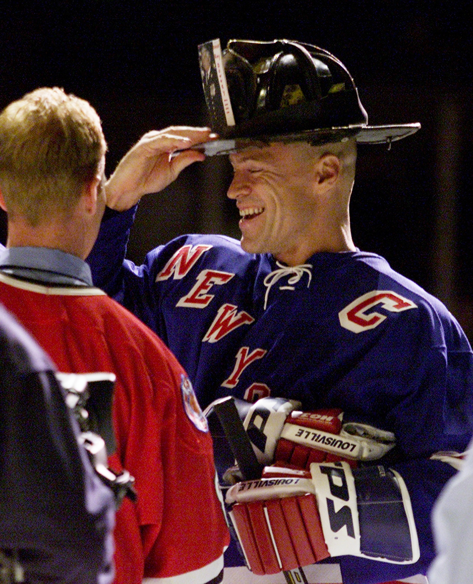 NY Rangers captain Mark Messier at '01-'02 season opener, wearing