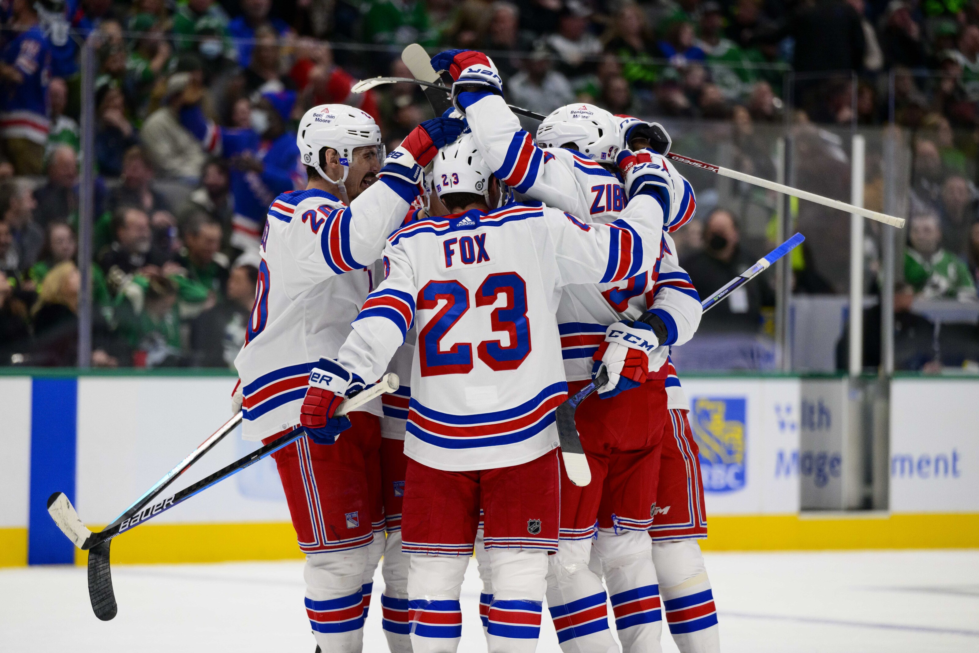 NYR/PHI 11/1 Review: First-Place Rangers Need OT to Knock off Rivals in a  Frustrating, Yet Exciting Fashion; Most Dramatic Win Yet, NYR Should Change  Nets at M$G; Hart's Ears Still Ringin', Kakko