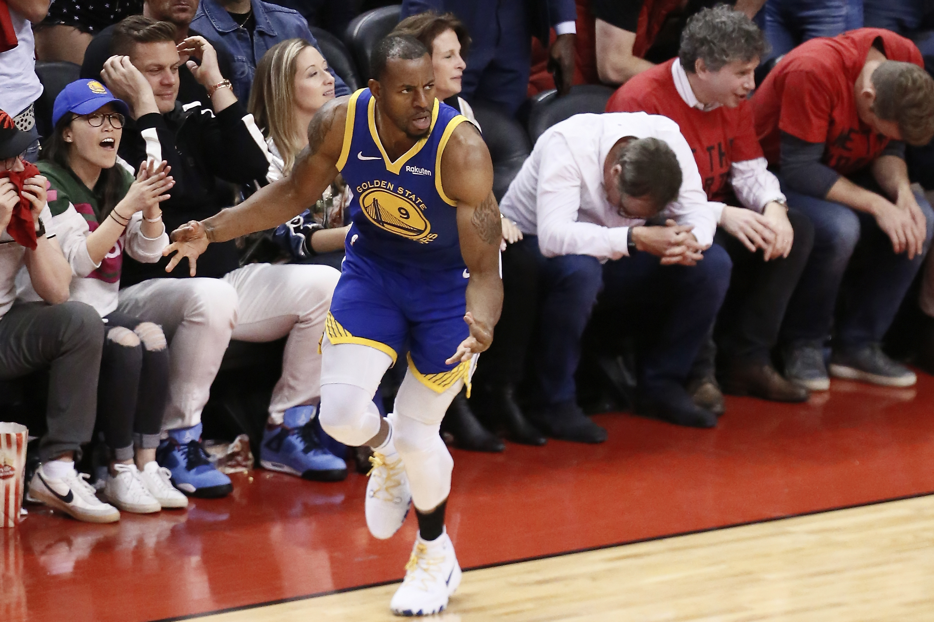 Explain One Play: Andre Iguodala and the Bench go nuts - Golden State Of  Mind