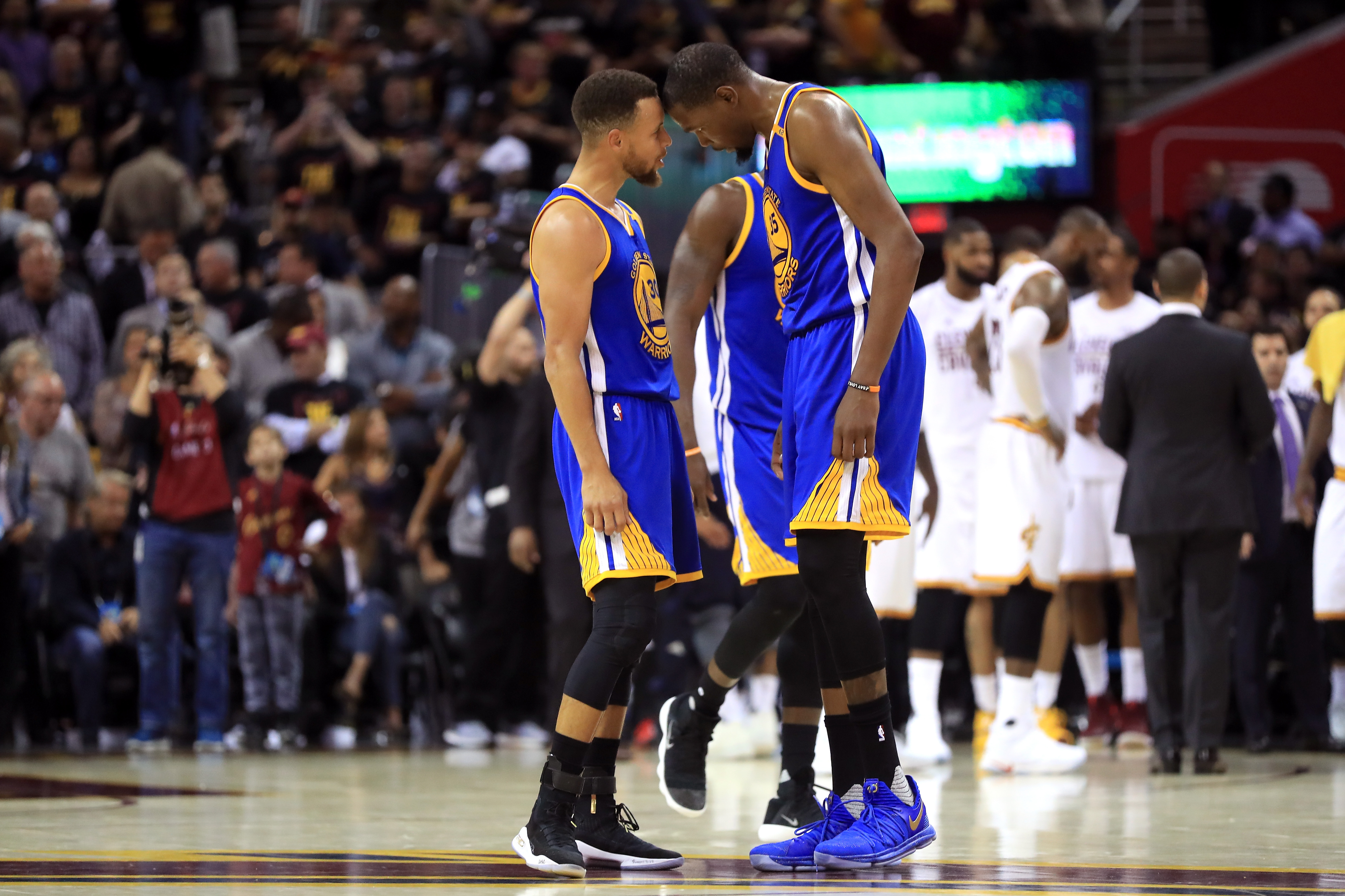 Kevin Durant, Stephen Curry lead Warriors to NBA title
