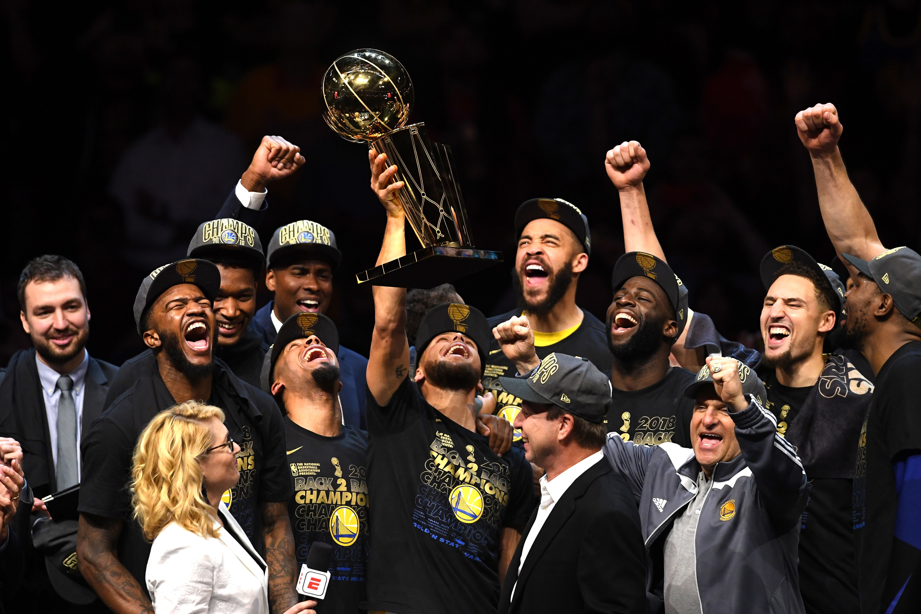 Все чемпионы нба. Golden State Warriors NBA Championship 2018. Golden State Champion 2018. 2018 Голден Стэйт чемпионы. Чемпионские перстни Голден Стэйт Уорриорз.