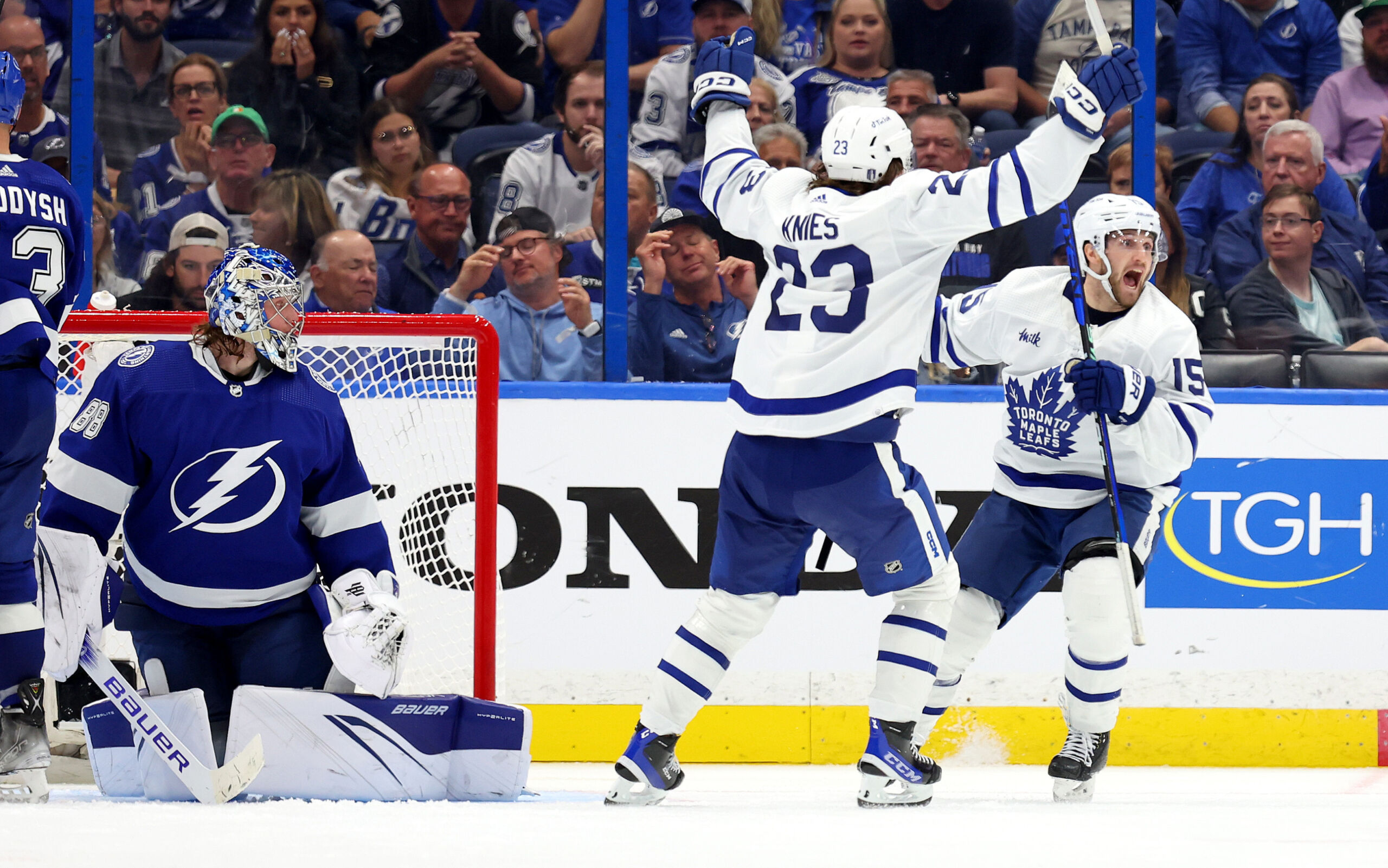 Tavares' OT goal gives Maple Leafs series win over Lightning