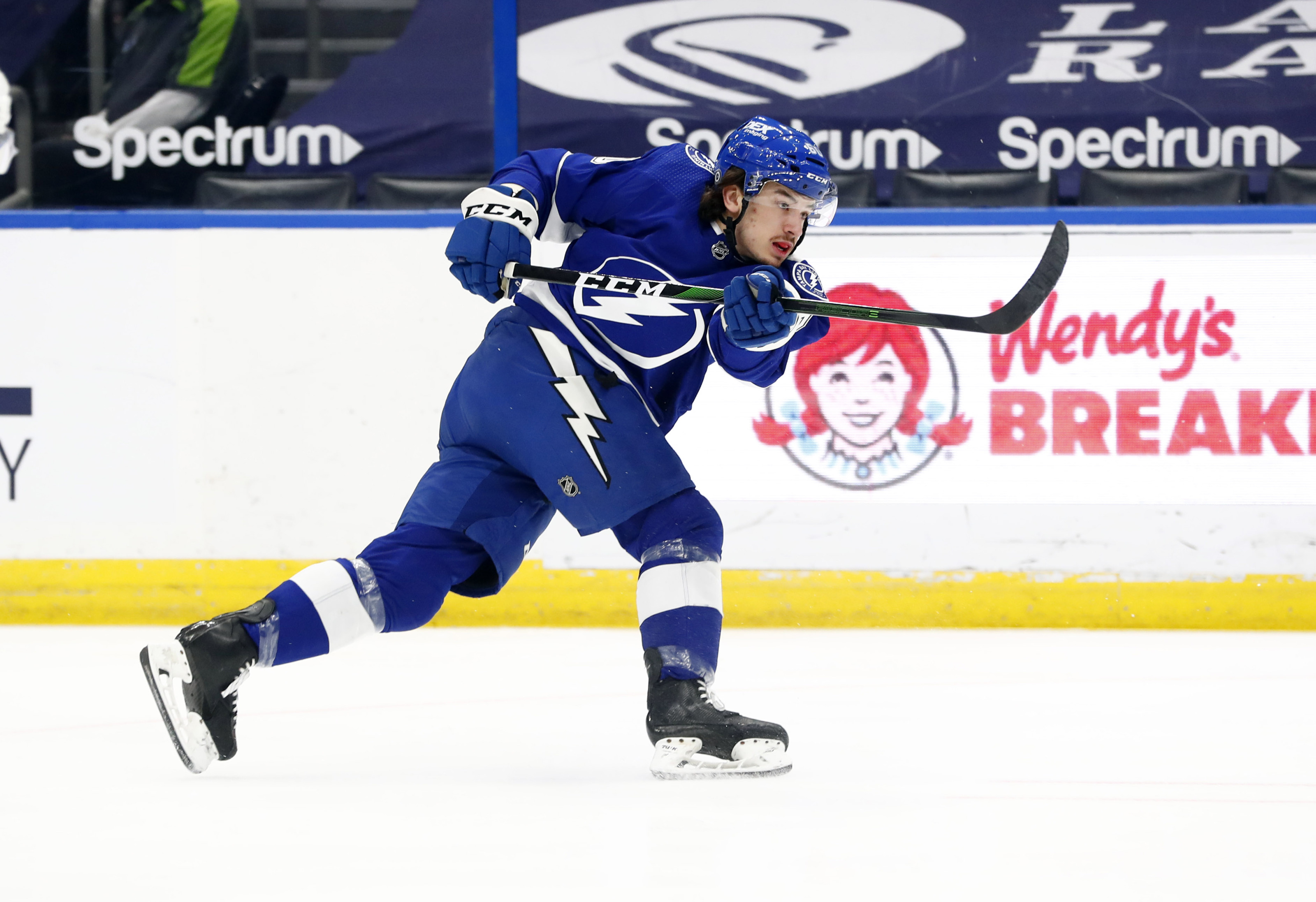 Tampa Bay Lightning clinch playoffs and aim for franchise's first