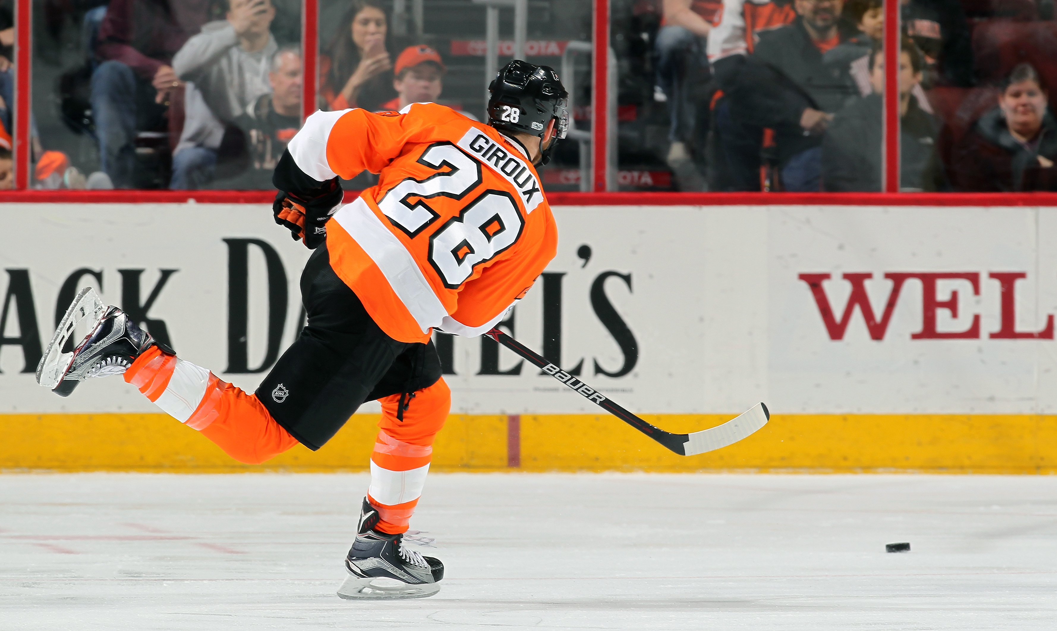 Claude Giroux Philadelphia Flyers Fanatics Authentic Unsigned Orange Jersey Shooting Photograph