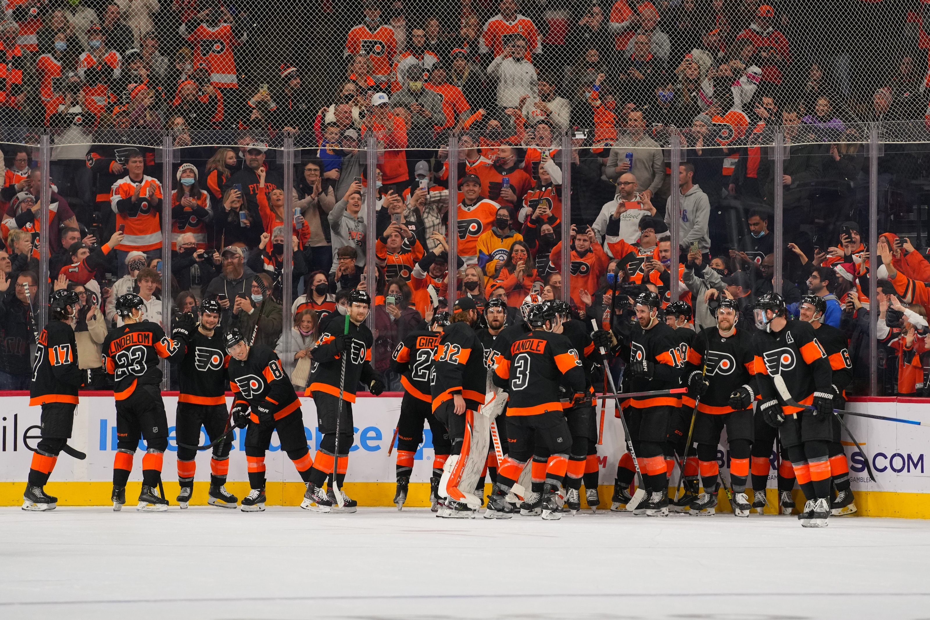 Photo Gallery: Senators vs Flyers (03/28/2017) - Inside Hockey