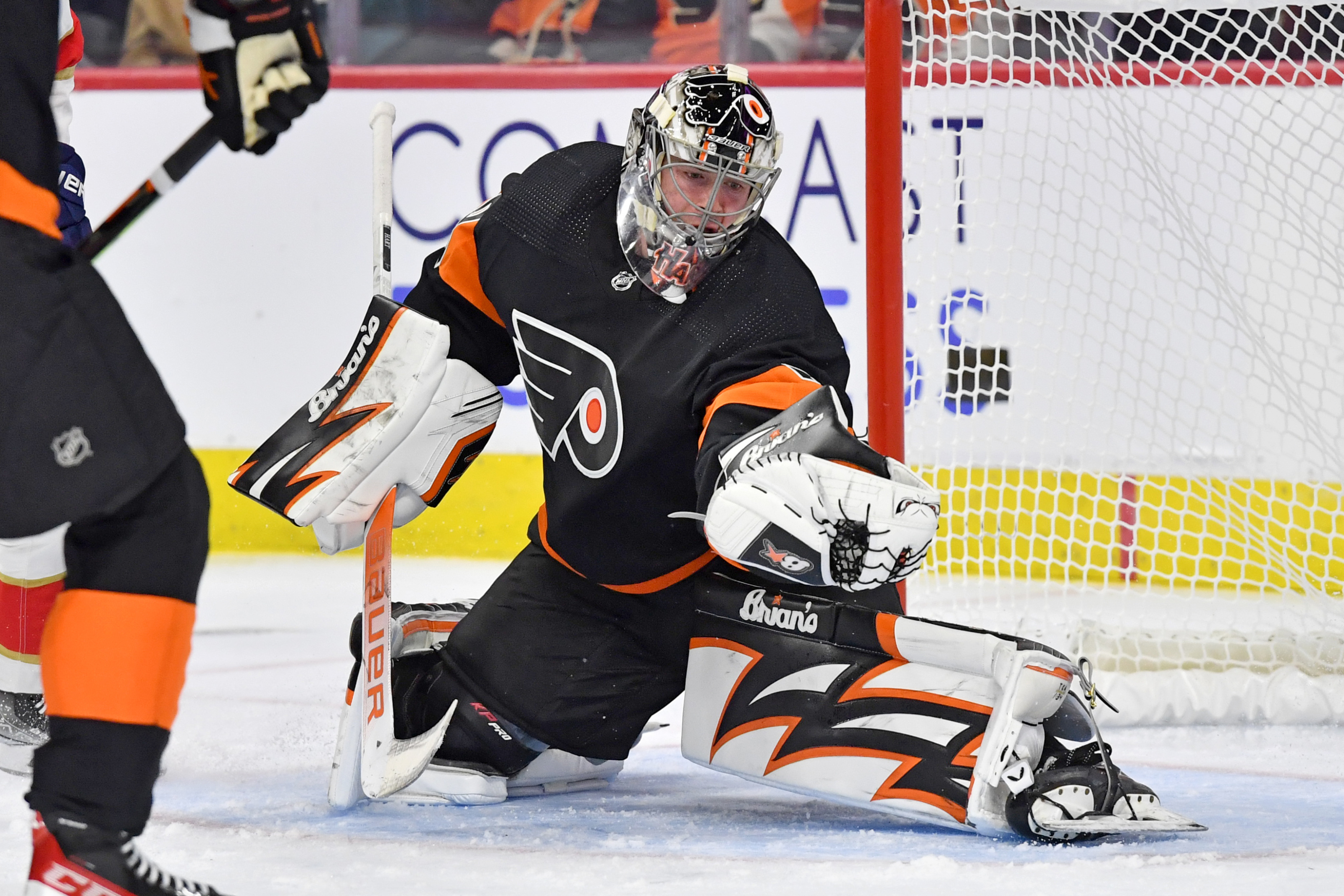 Flyers goalie Carter Hart takes part in full practice, says he's