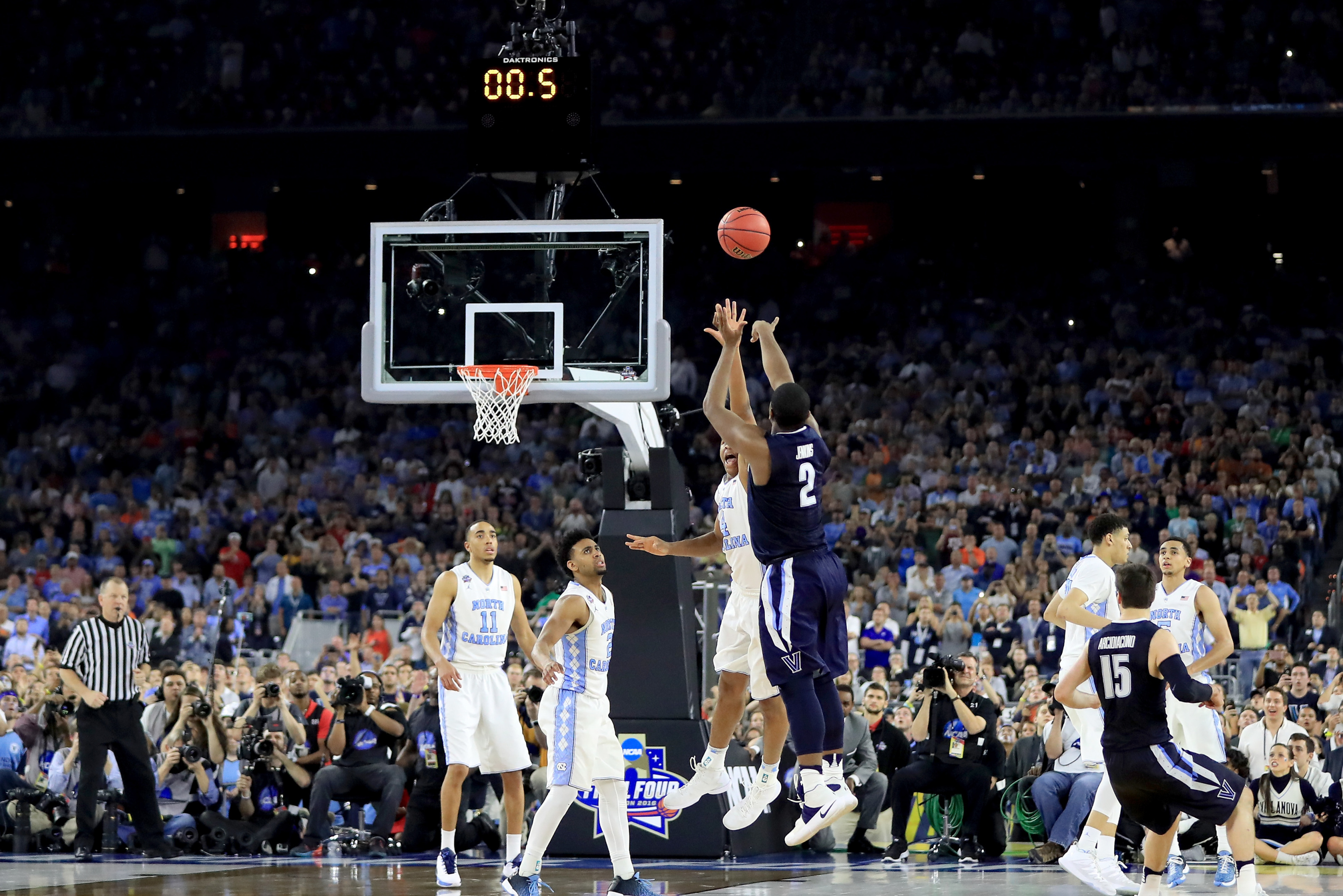 5 amazing basketball buzzer-beaters this weekend, ranked 