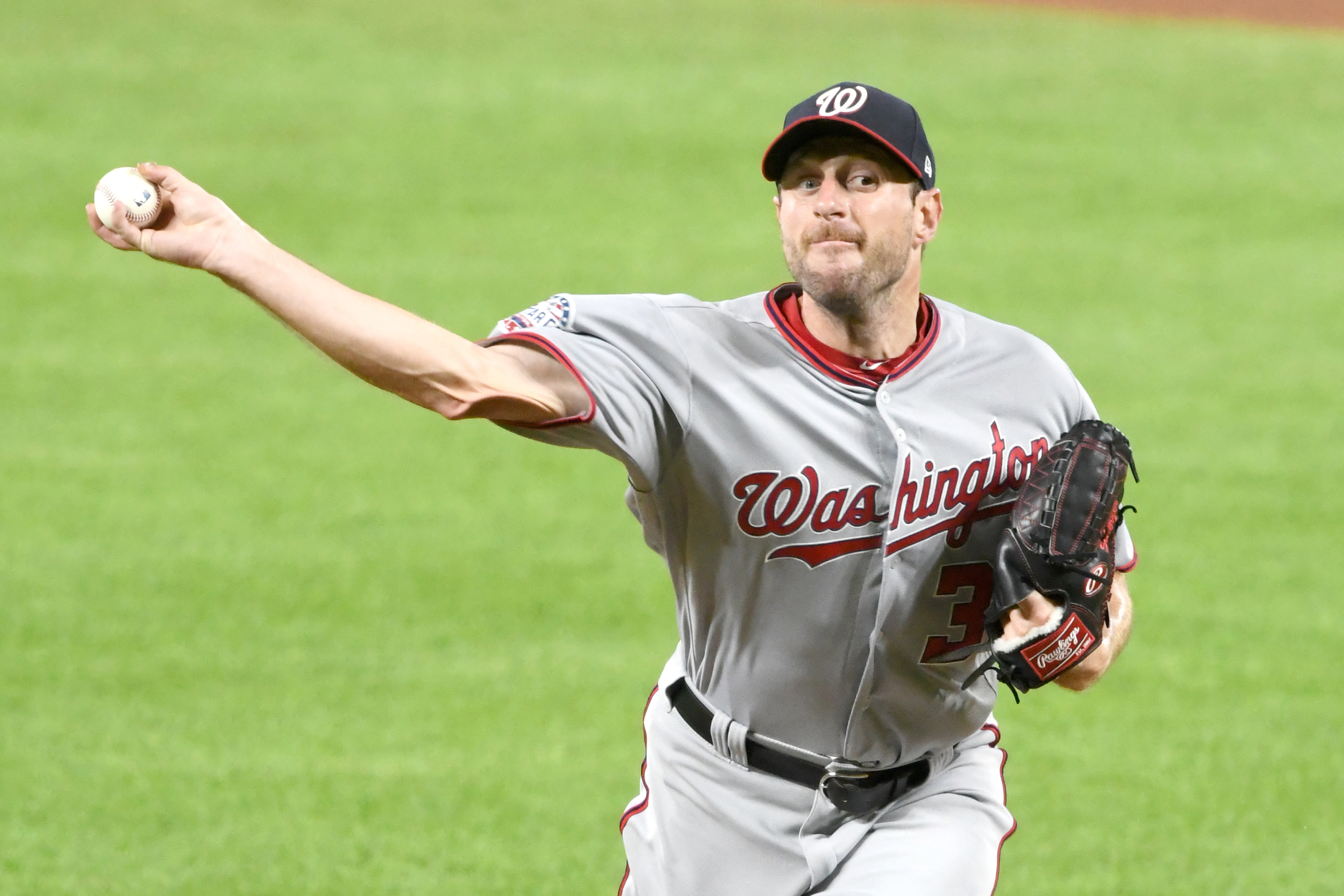 Max Scherzer steals base, throws 5th shutout as Nationals top Braves