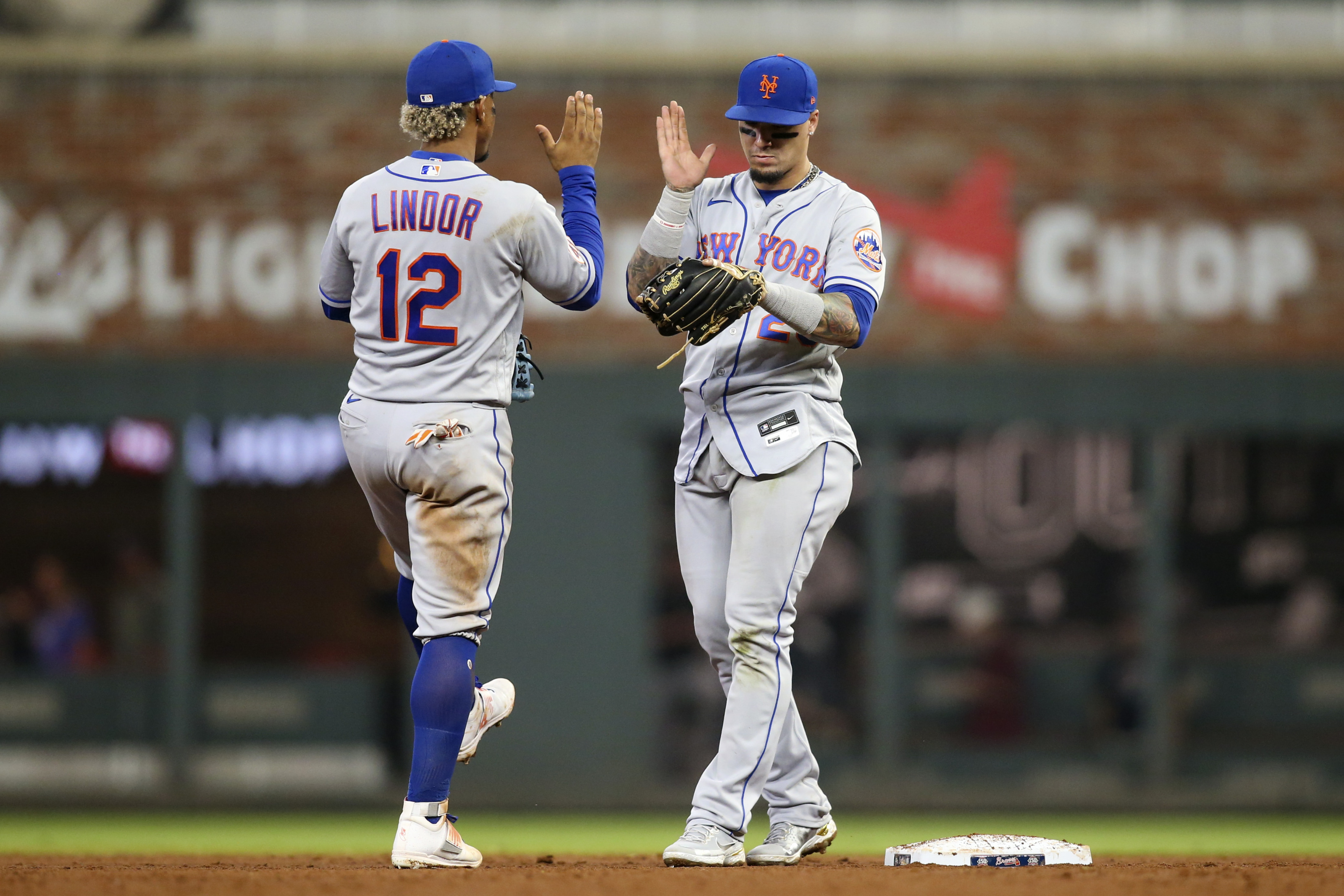 Baez, Lindor apologize to Mets fans for thumbs-down celebration