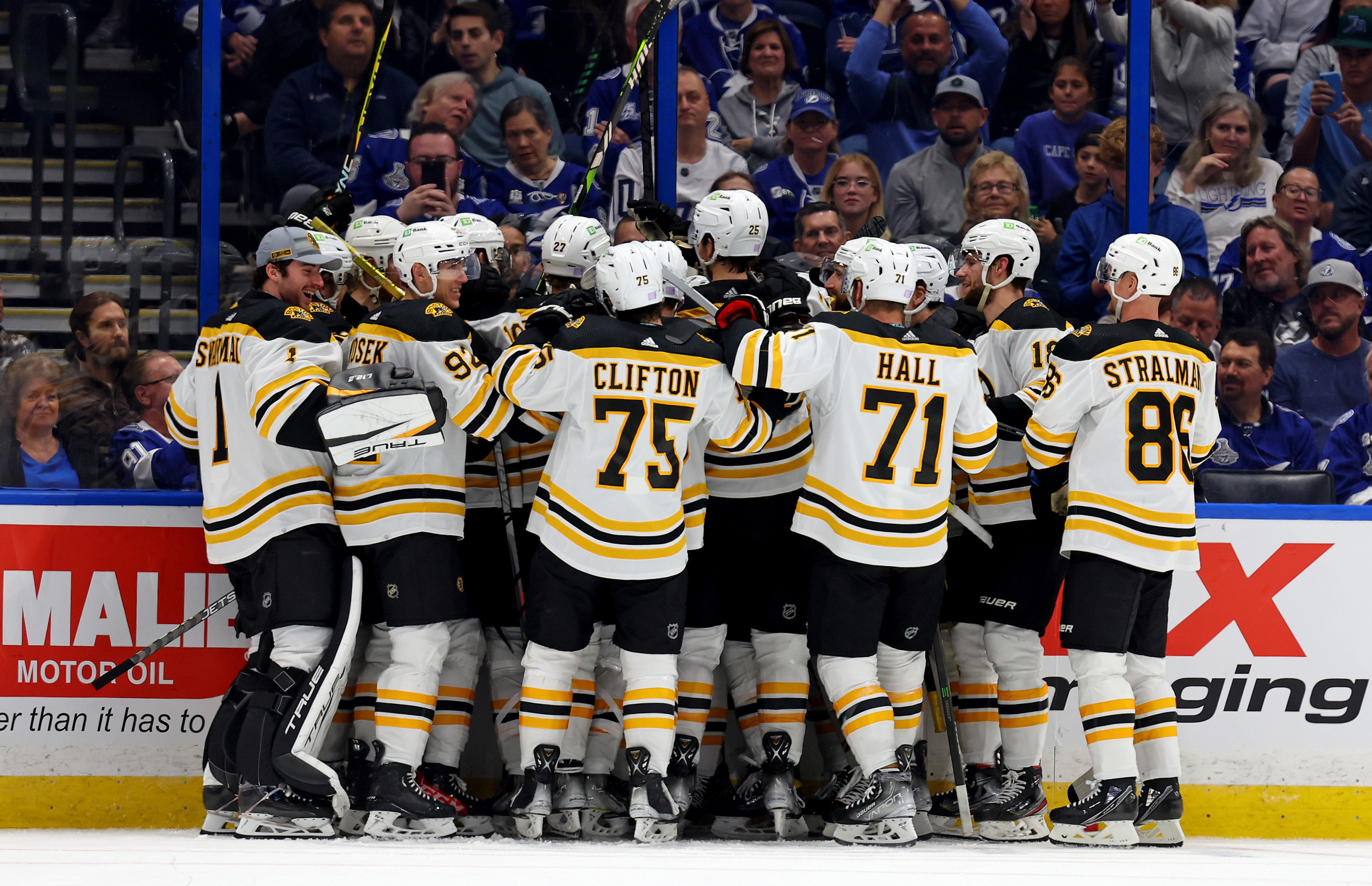 300+] Boston Bruins Wallpapers