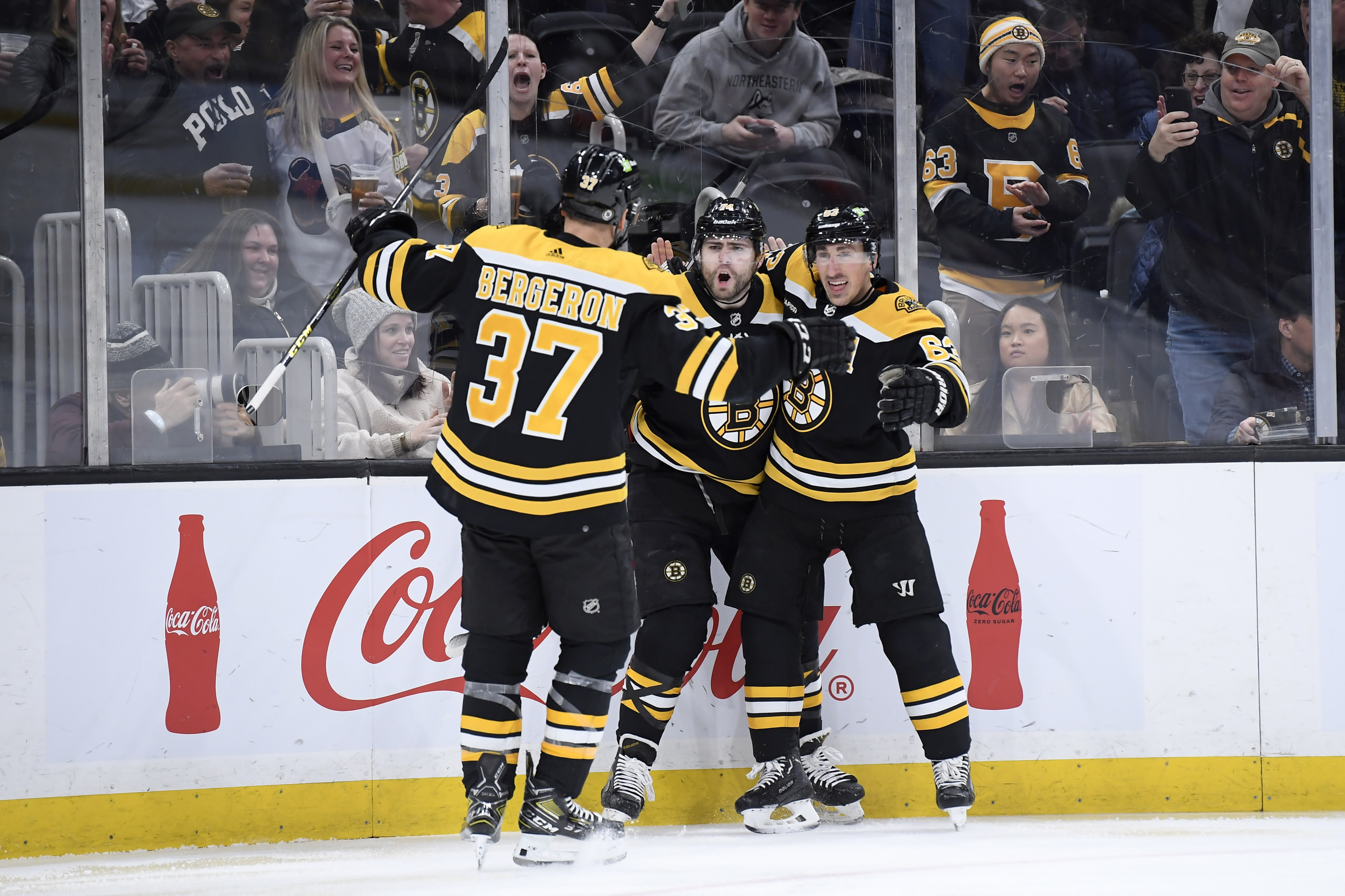 DeBrusk scores 2 in 3rd, Bruins beat Pens in Winter Classic - What's Up Newp