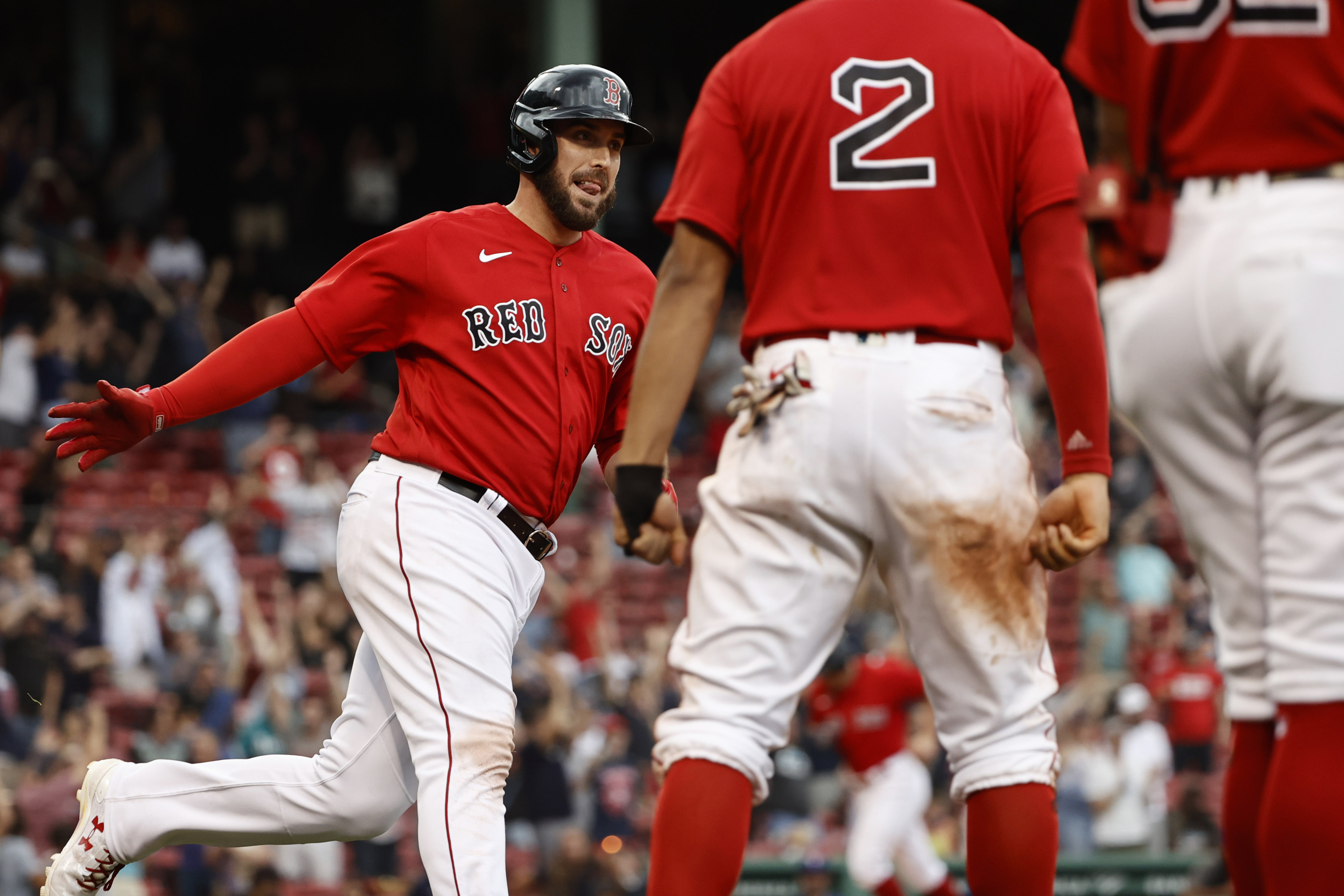 Red Sox bullpen gives up lead in loss to Rangers