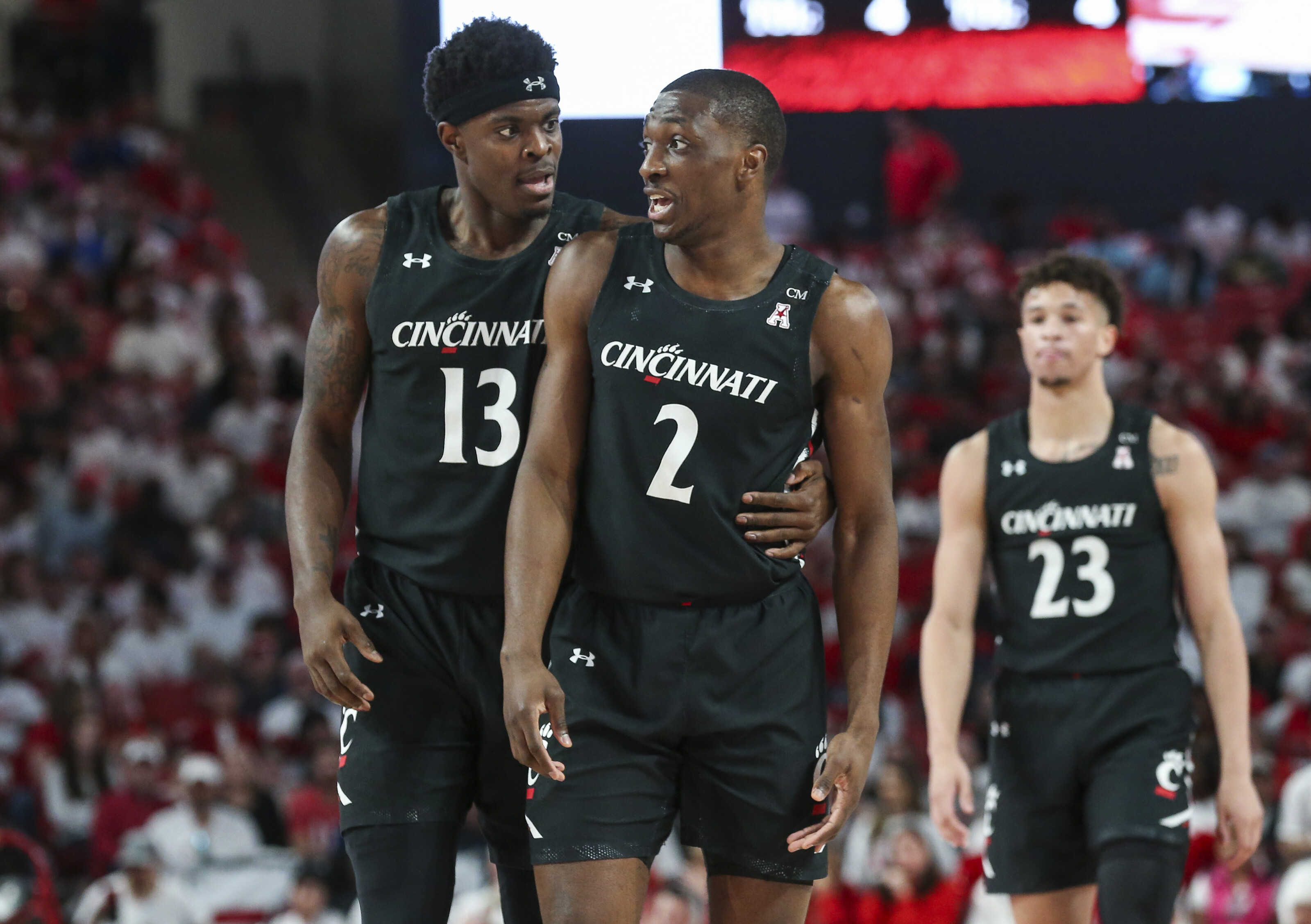 Cincinnati Basketball: A pair of former Bearcats are set to continue their  career in the G-League