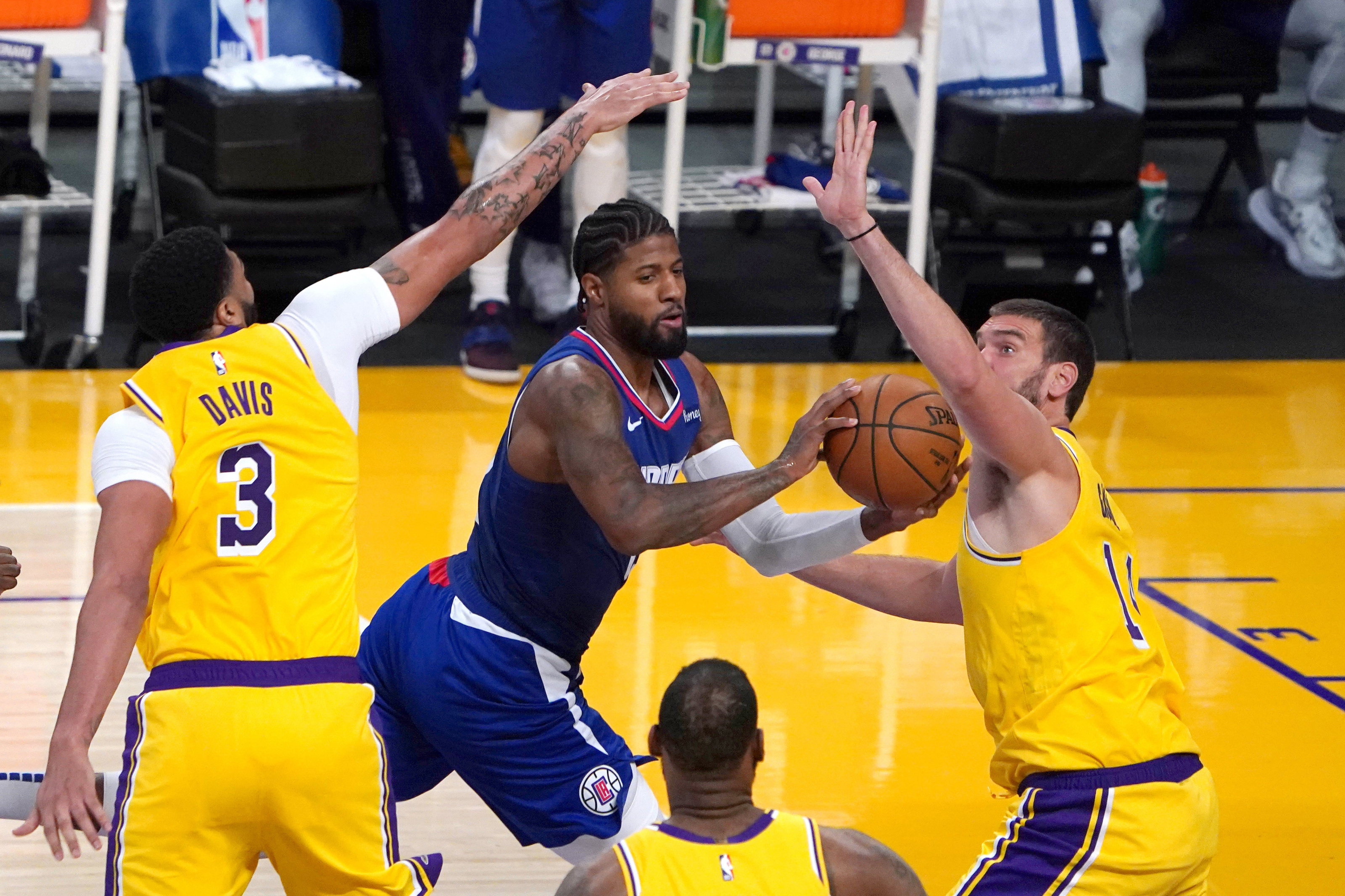Lakers-Clippers live updates: Ring night at Staples Center