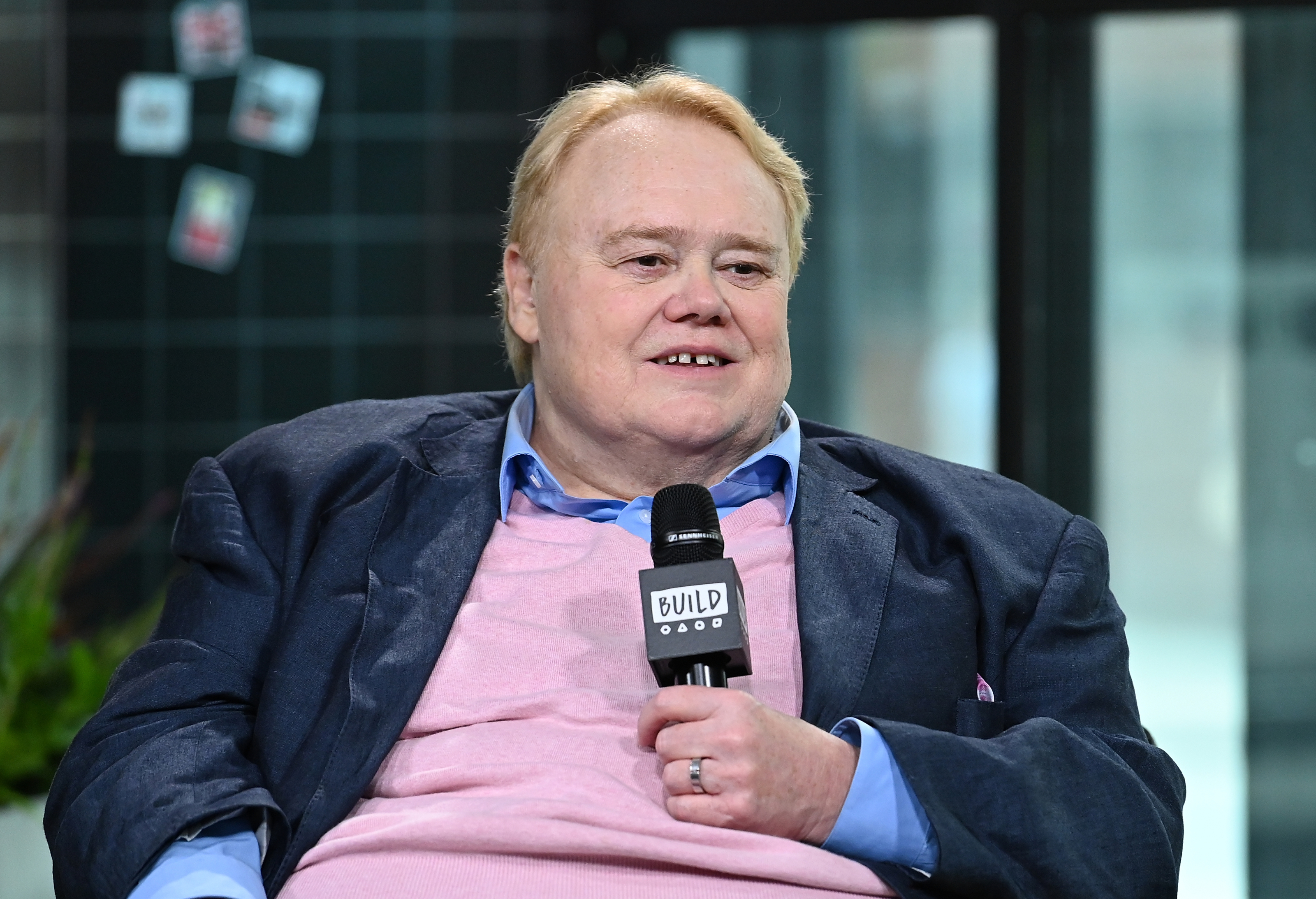 Louie Anderson on His Extraordinary New Role as a Woman on Baskets