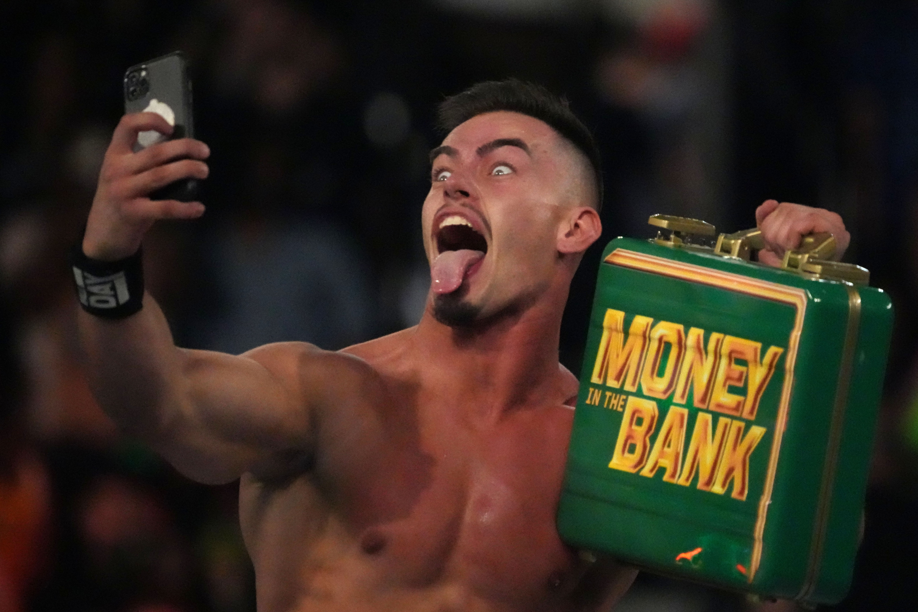 Austin Theory should lose the Money in the Bank briefcase