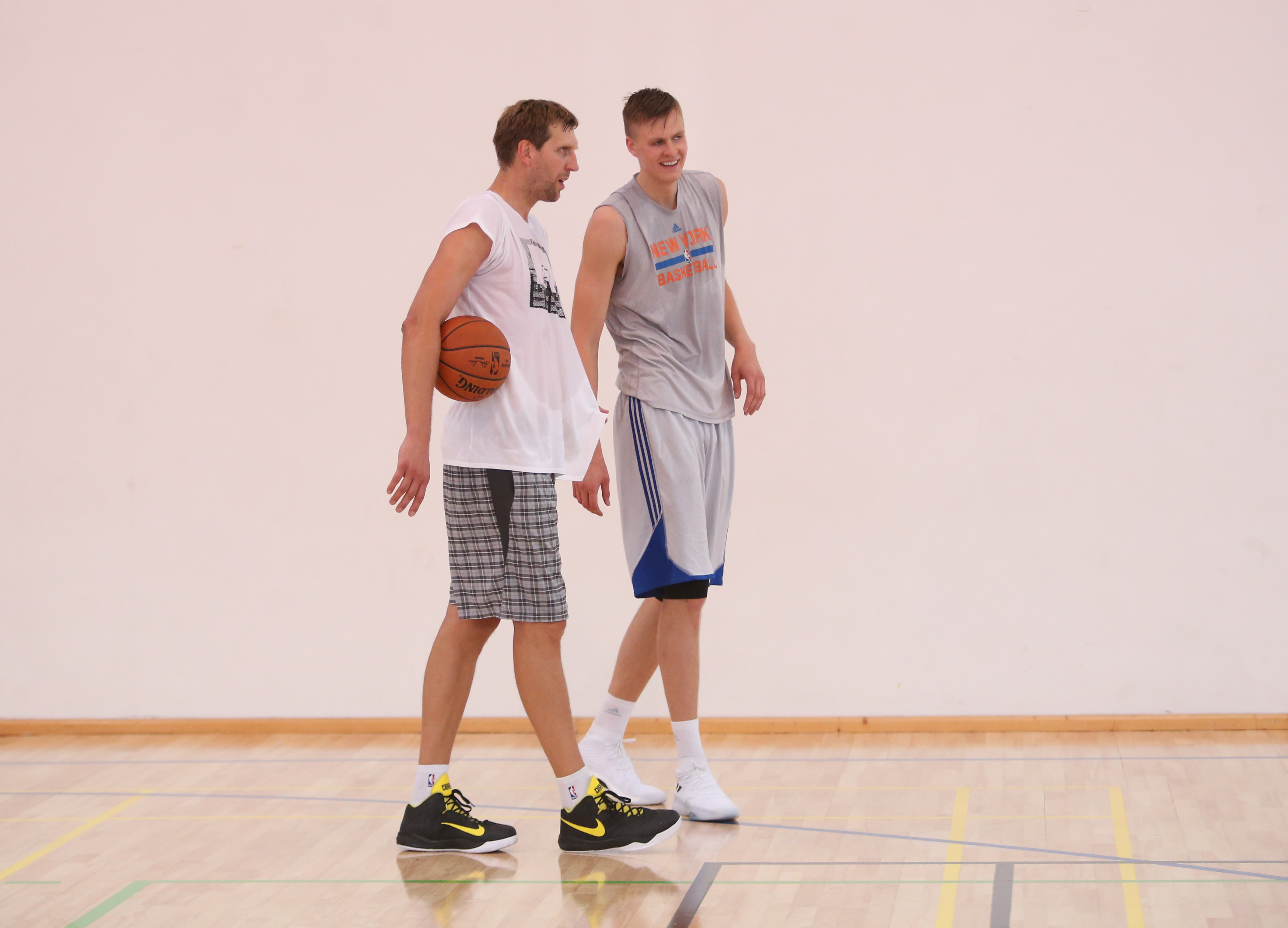 Knicks rookie Kristaps Porzingis wants to follow in Dirk