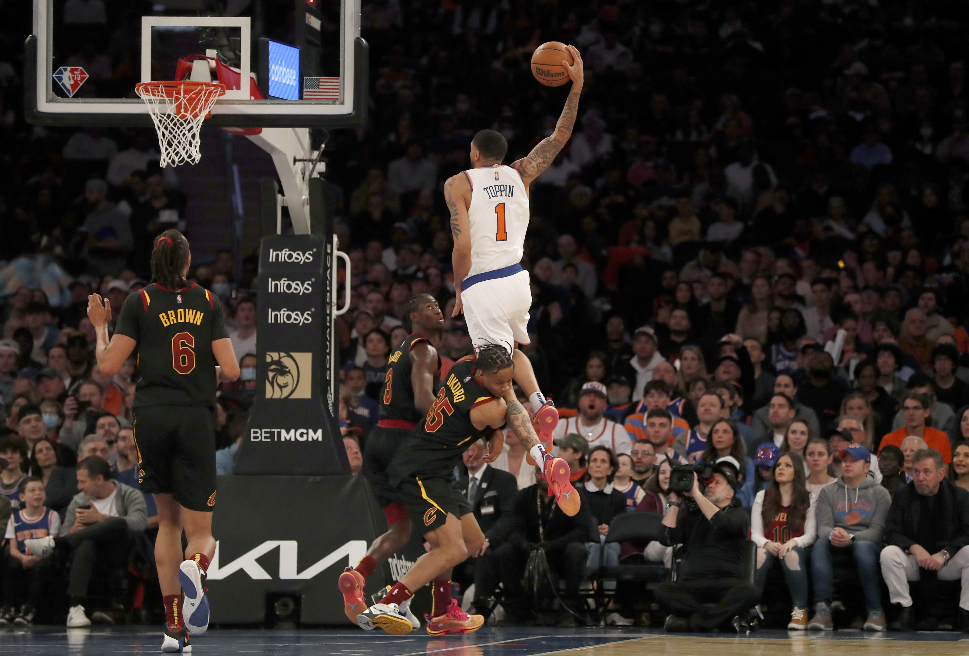 Knicks' Obi Toppin ready to follow in dad's dunk-steps