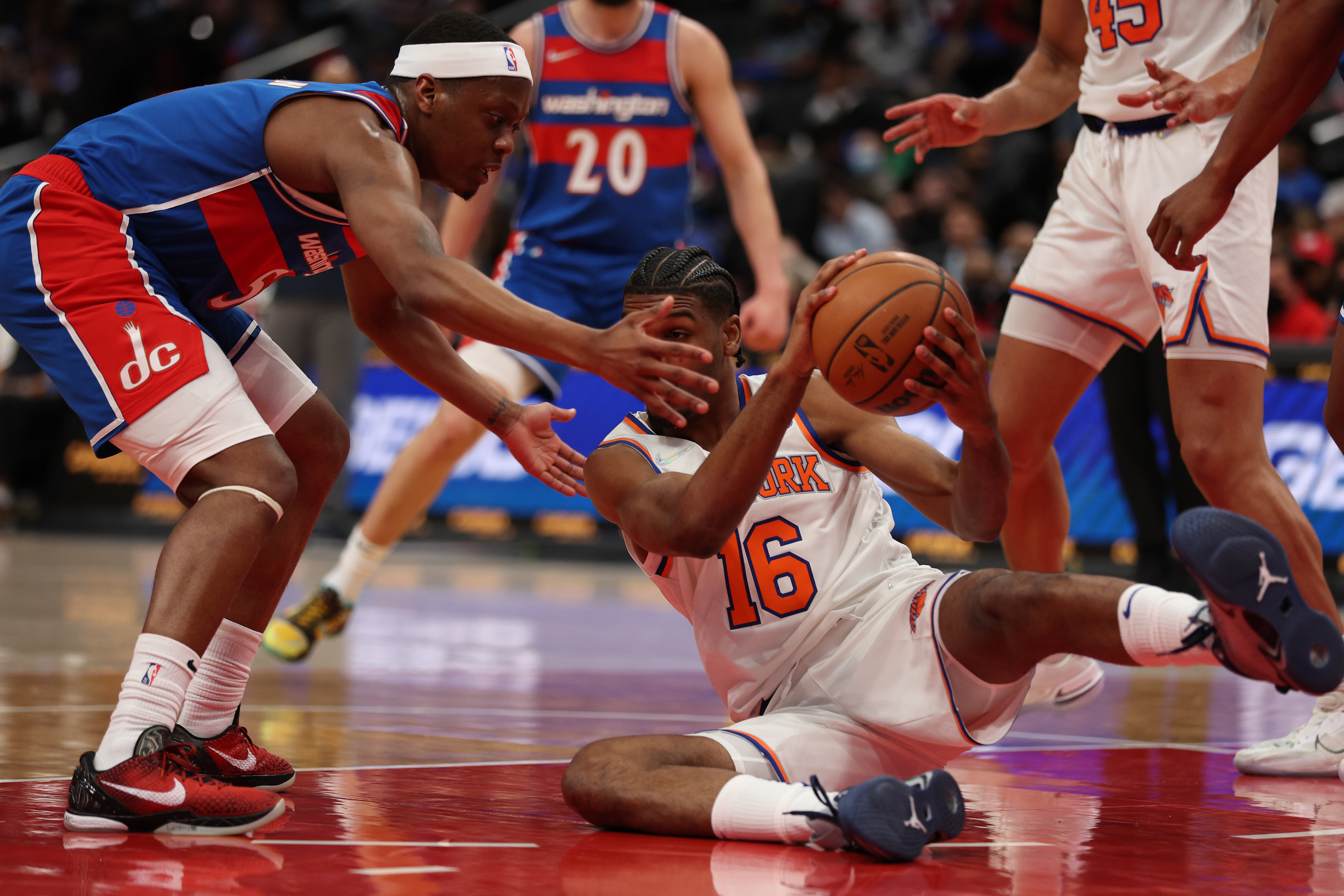 Meet the Knicks' Summer human highlight Feron Hunt