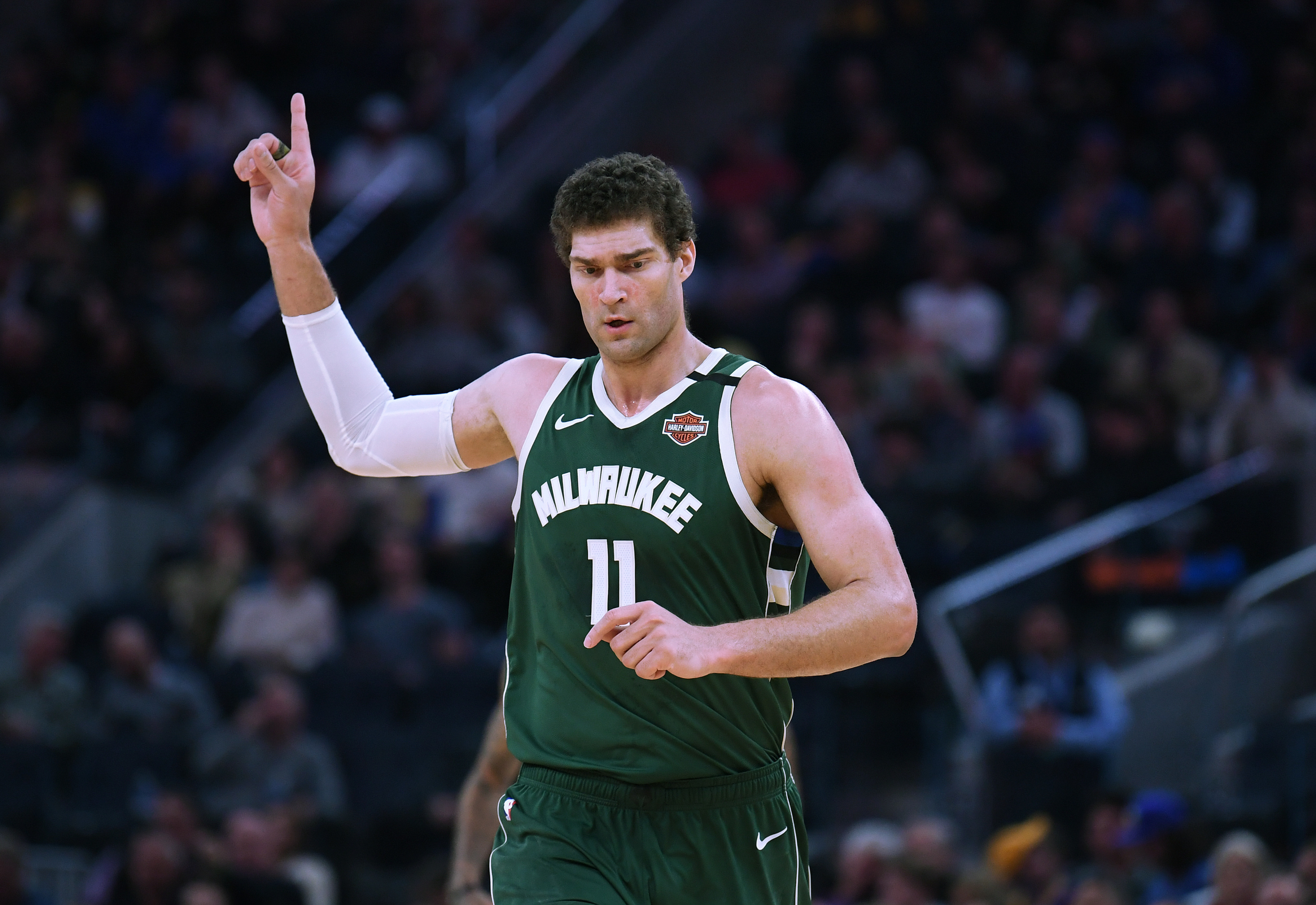 How Brook Lopez turbocharges the Milwaukee Bucks' offense by just standing  around 