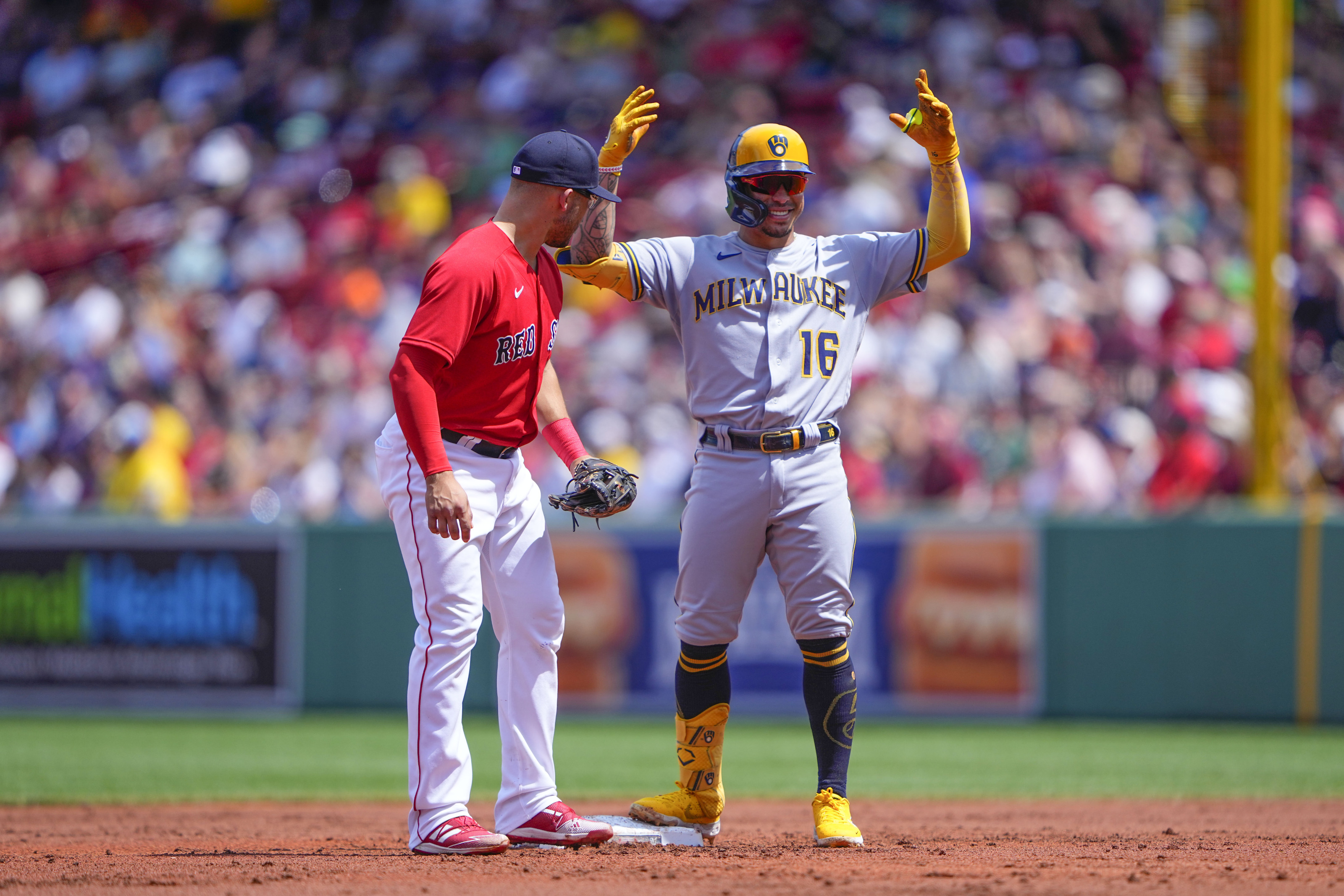 Kolten Wong on Fire for Milwaukee Brewers out of All-Star break