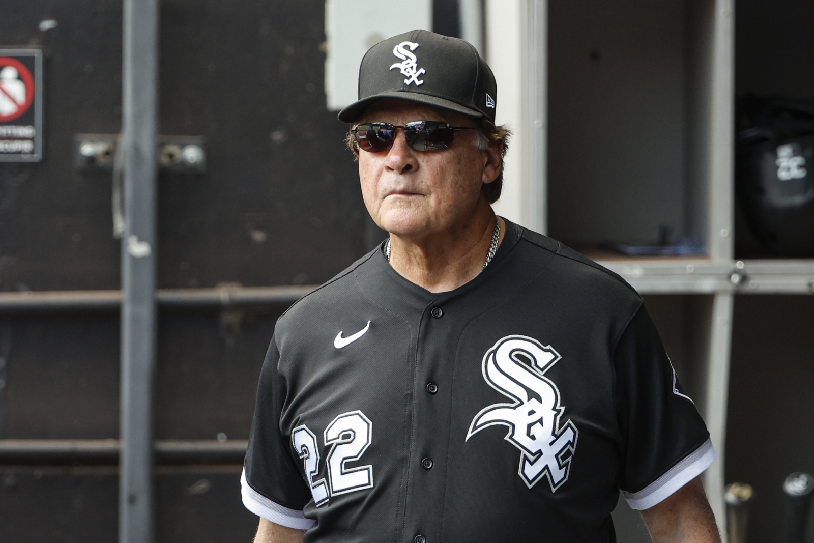 Tony La Russa steps down as White Sox manager, cites health issues